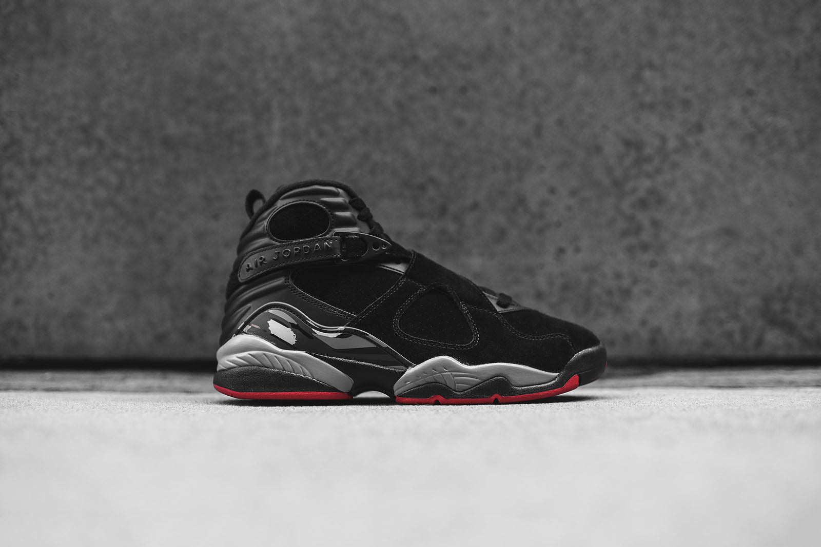 Nike Air Jordan 8 Retro - Black / Red / Grey