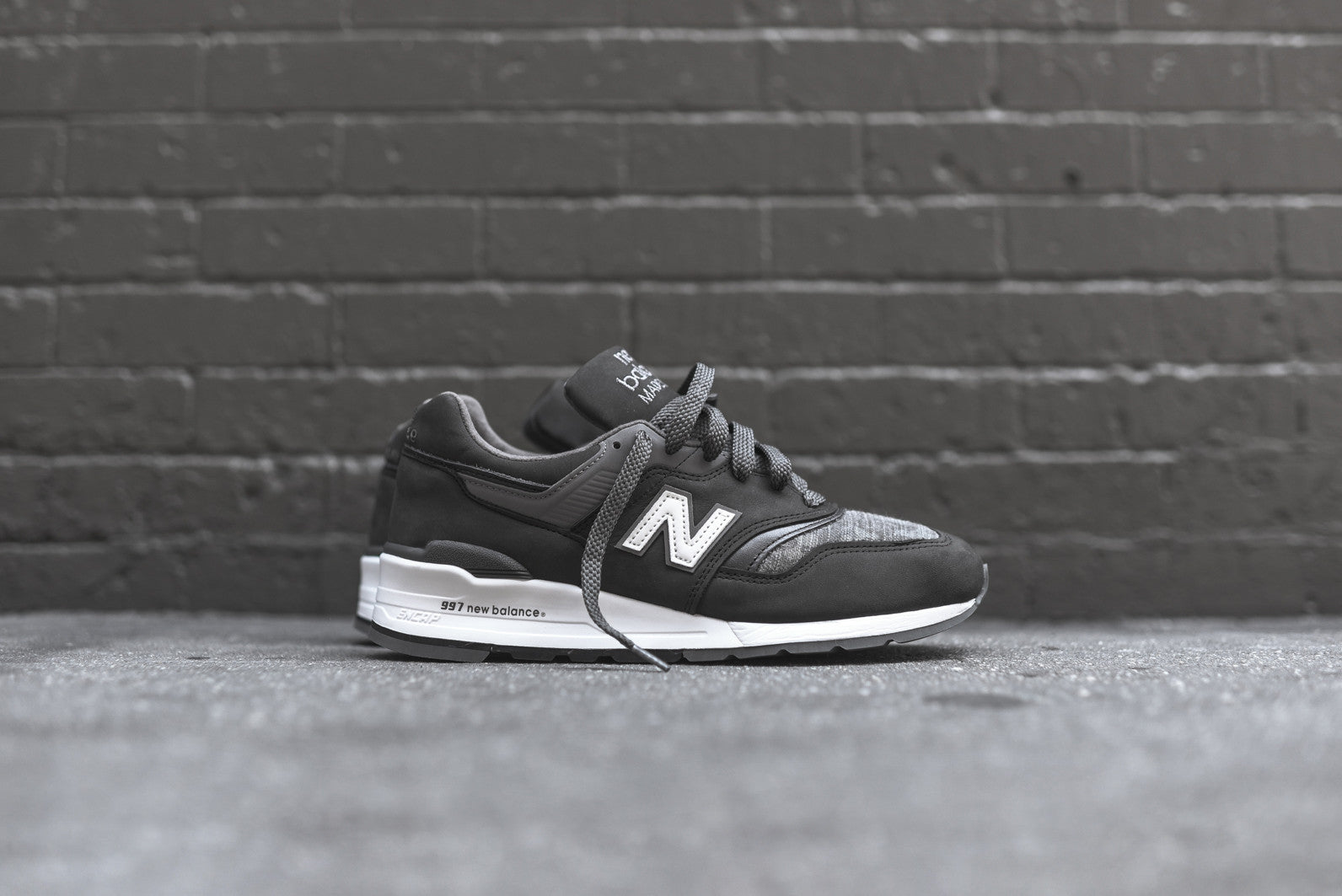 New Balance M997 Distinct - Magnet Green / Castlerock