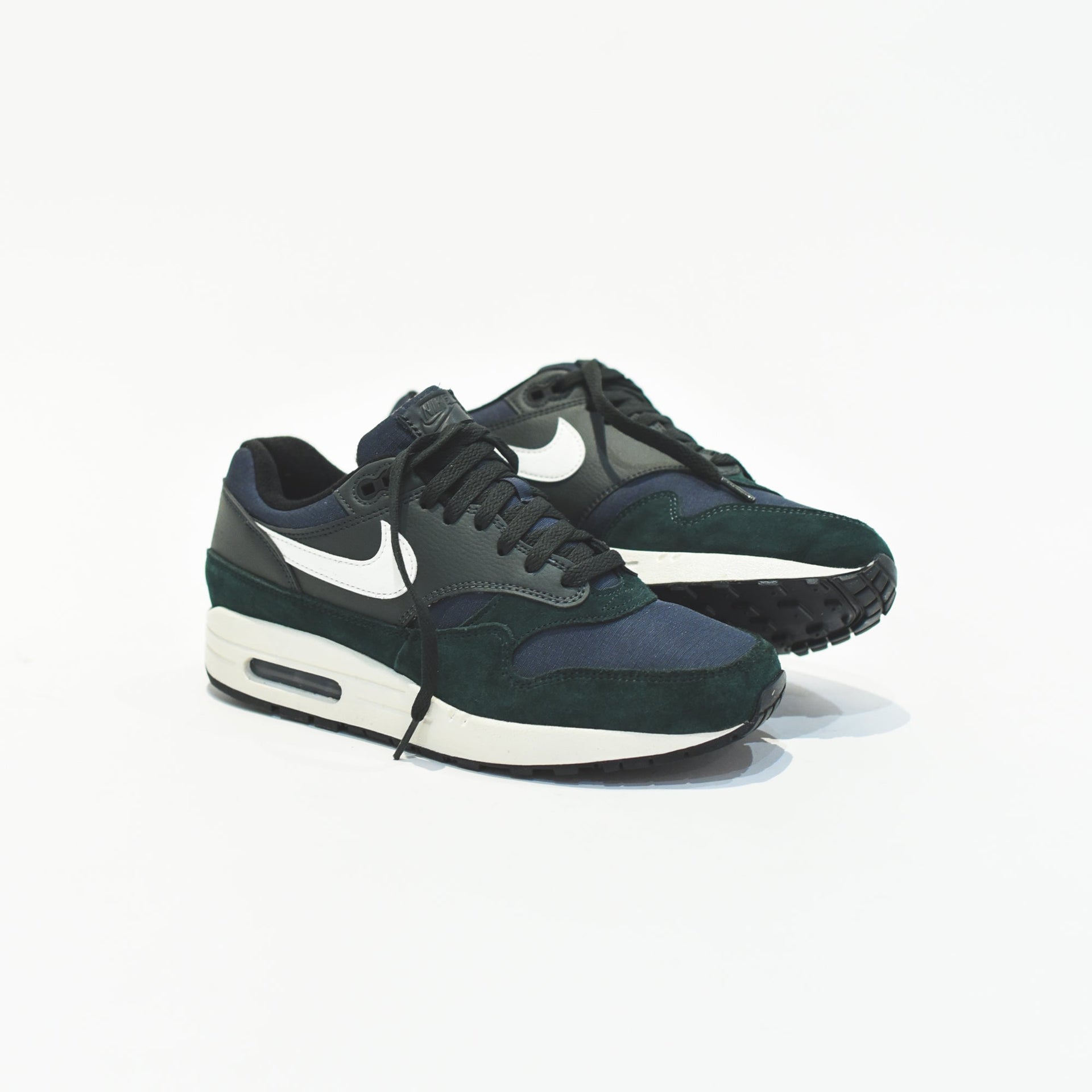 Nike Air Max 1 - Outdoor Green / Sail / Black