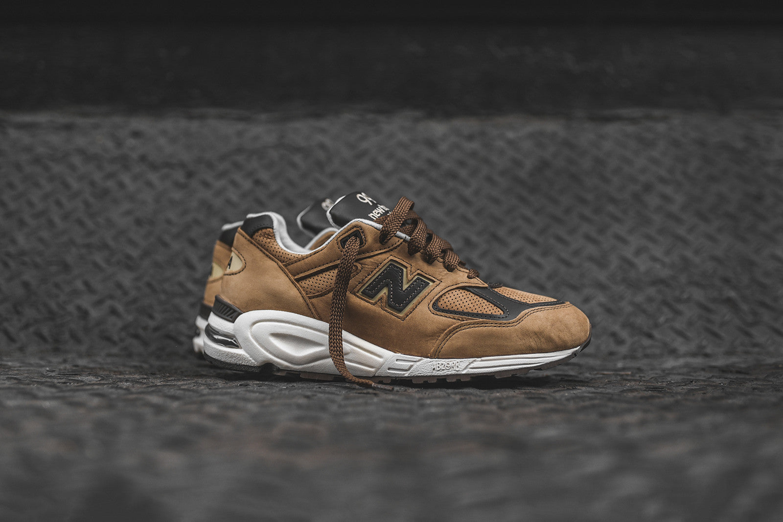 New Balance M990v2 - Brown / Chocolate