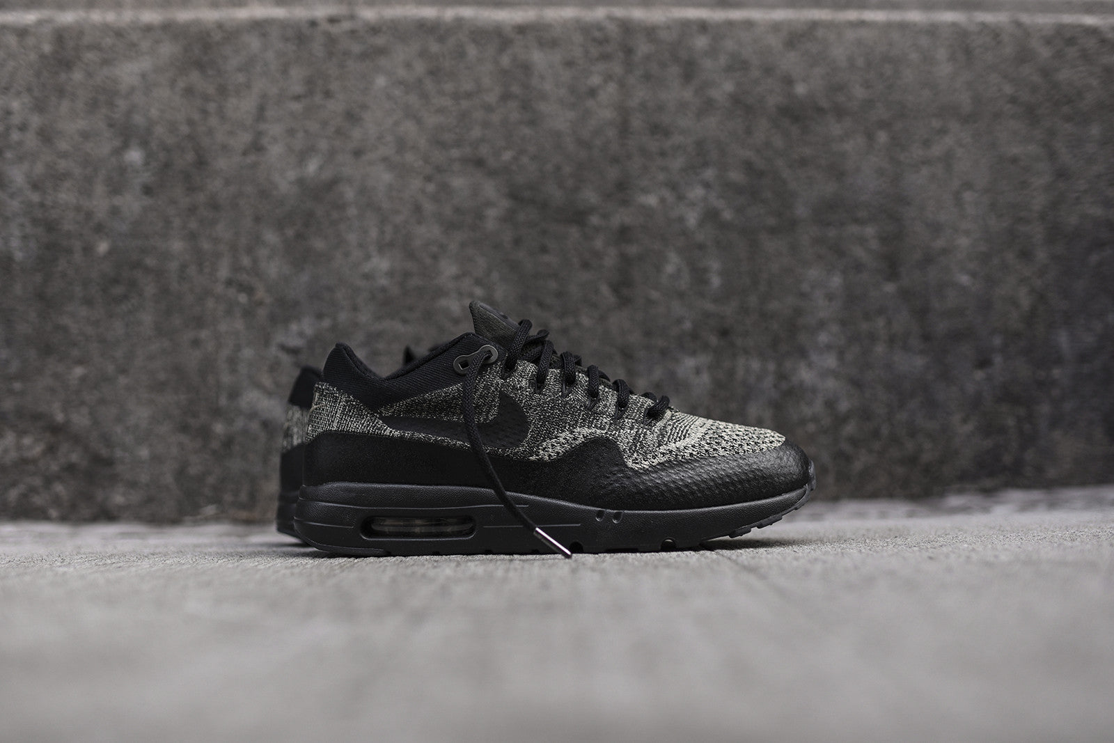 Nike Air Max 1 Ultra Flyknit - Olive / Black