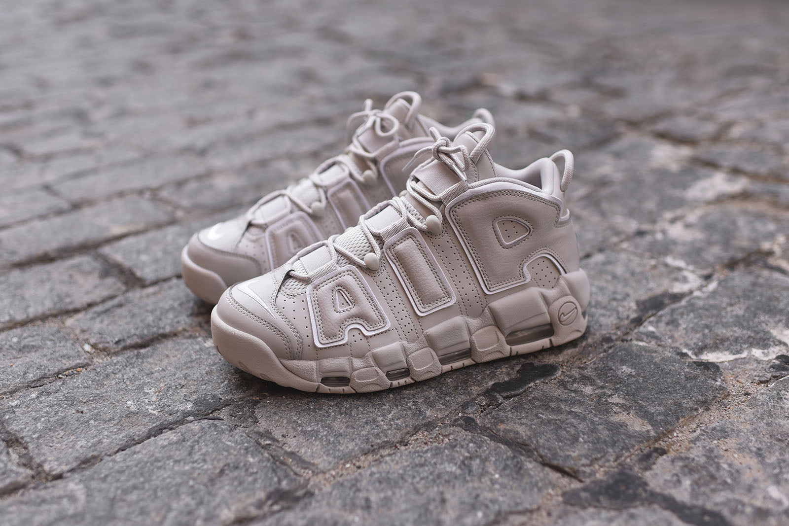 Nike Air More Uptempo - Lightbone / White