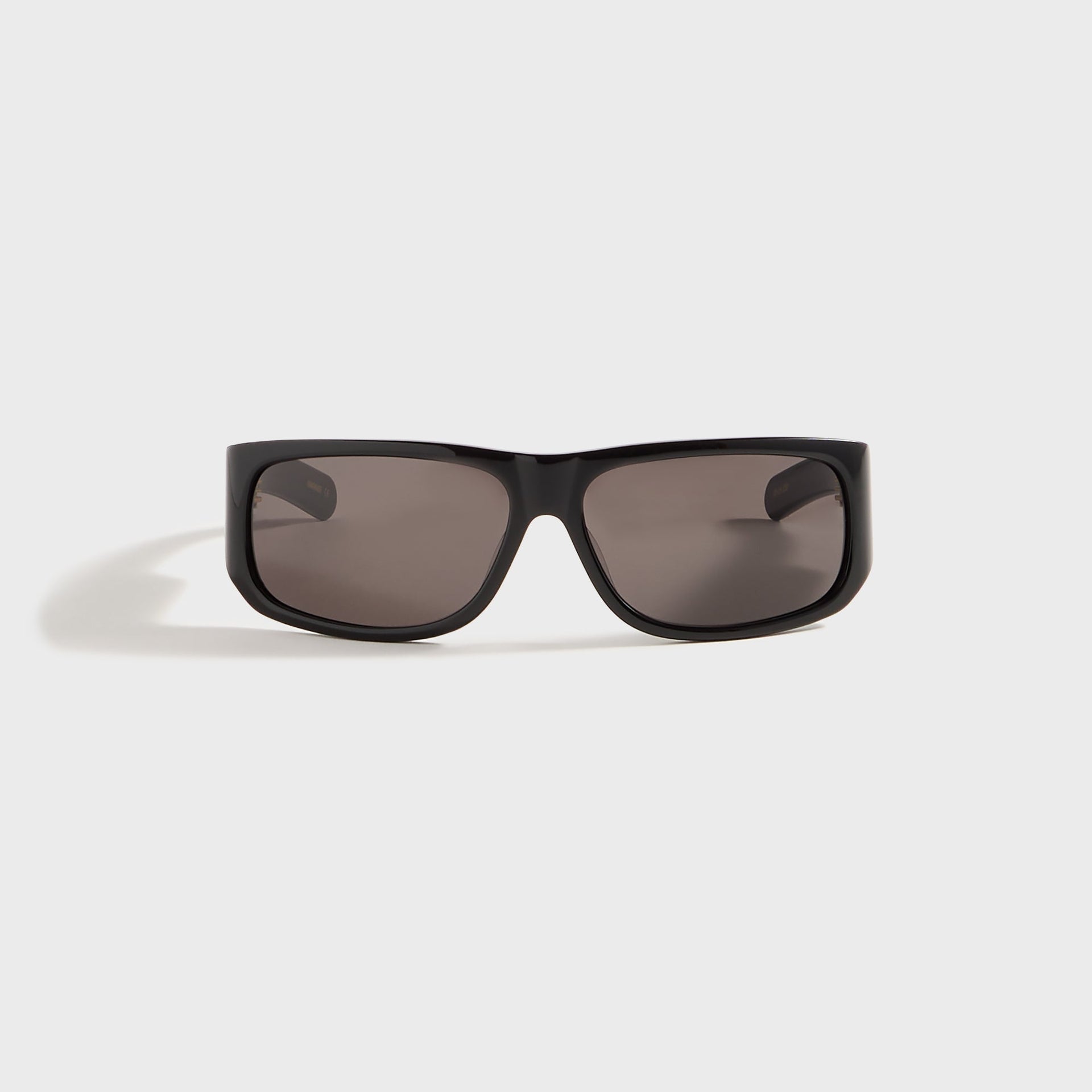 Flatlist April in Solid Black / Solid Black Lens