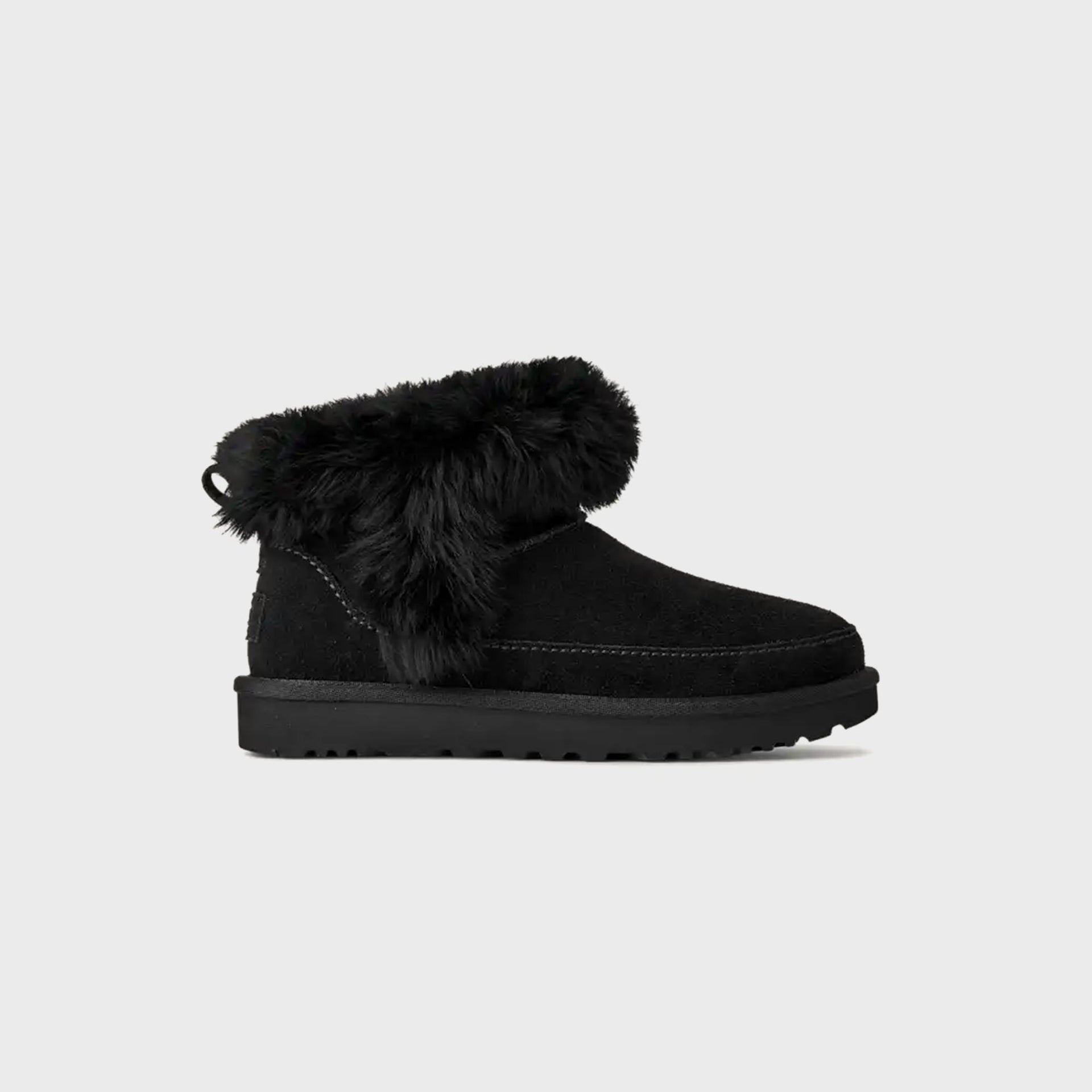 Ugg WMNS Classic Ultra Mini - Chalet Black
