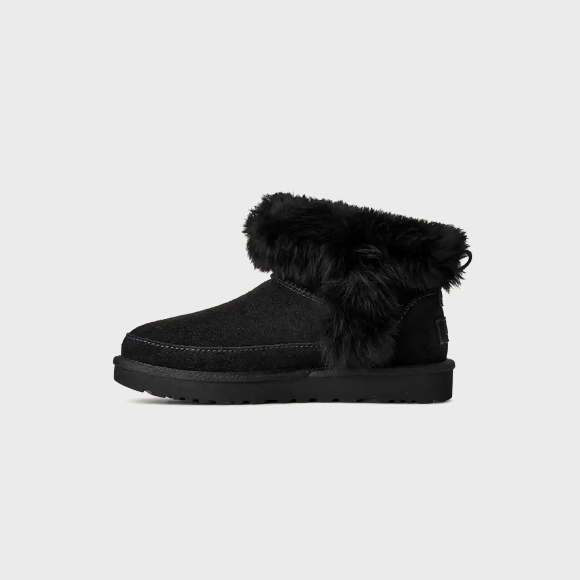 Ugg WMNS Classic Ultra Mini - Chalet Black