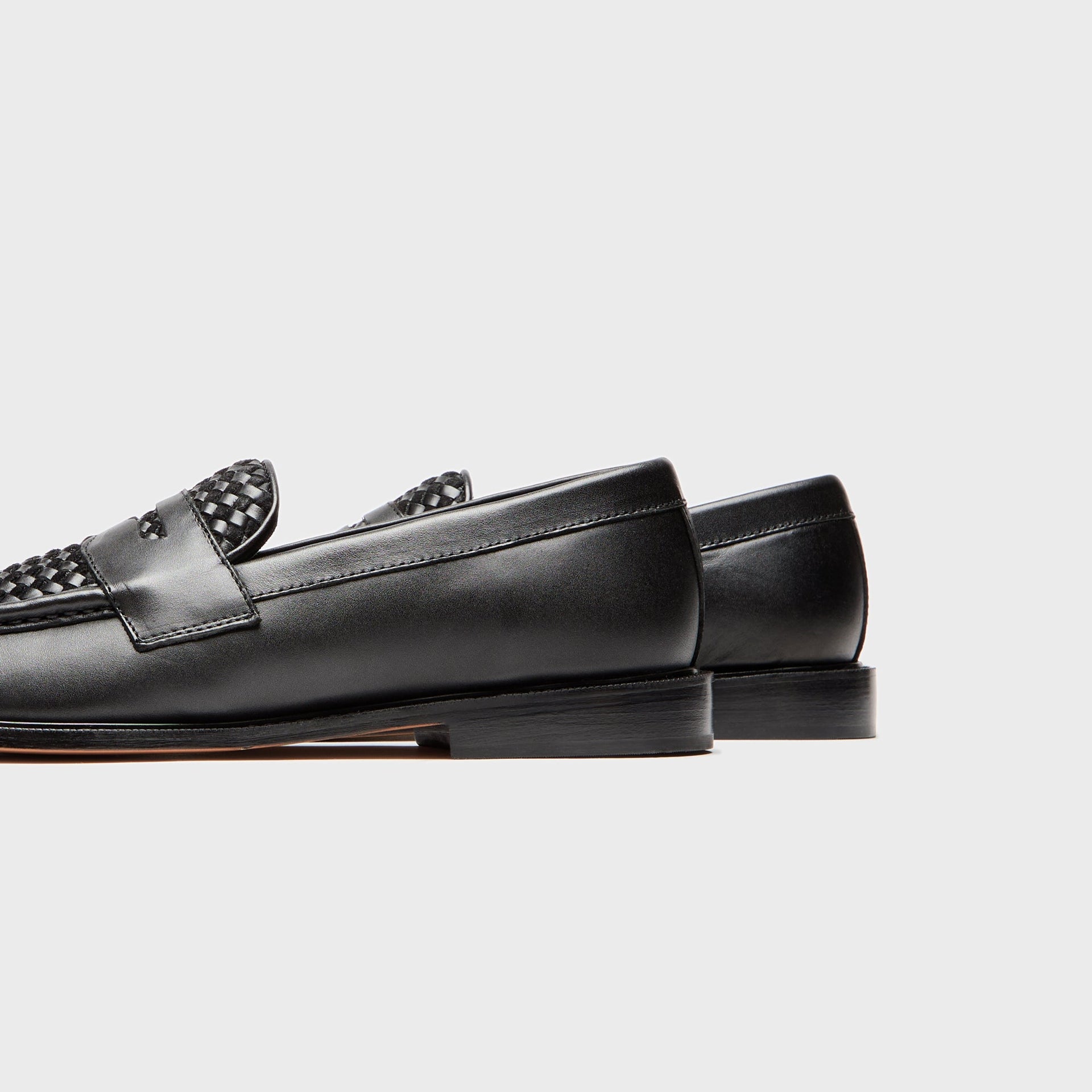 Caminando Leather Loafer - Black