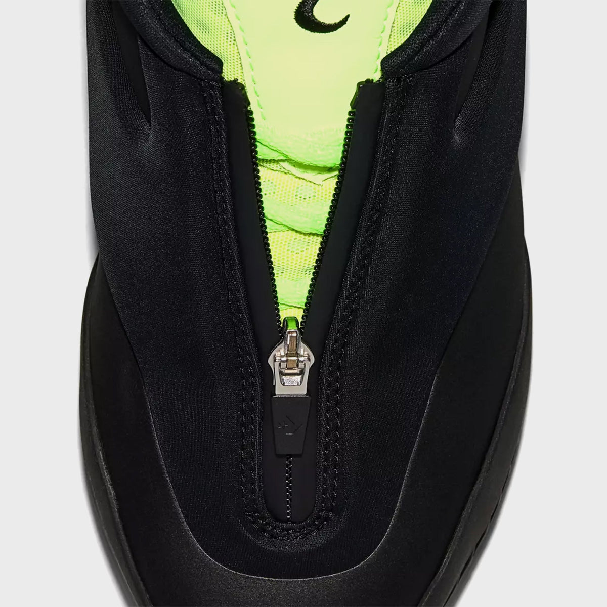 Converse SHAI 001 Ox - Black / Green Beam