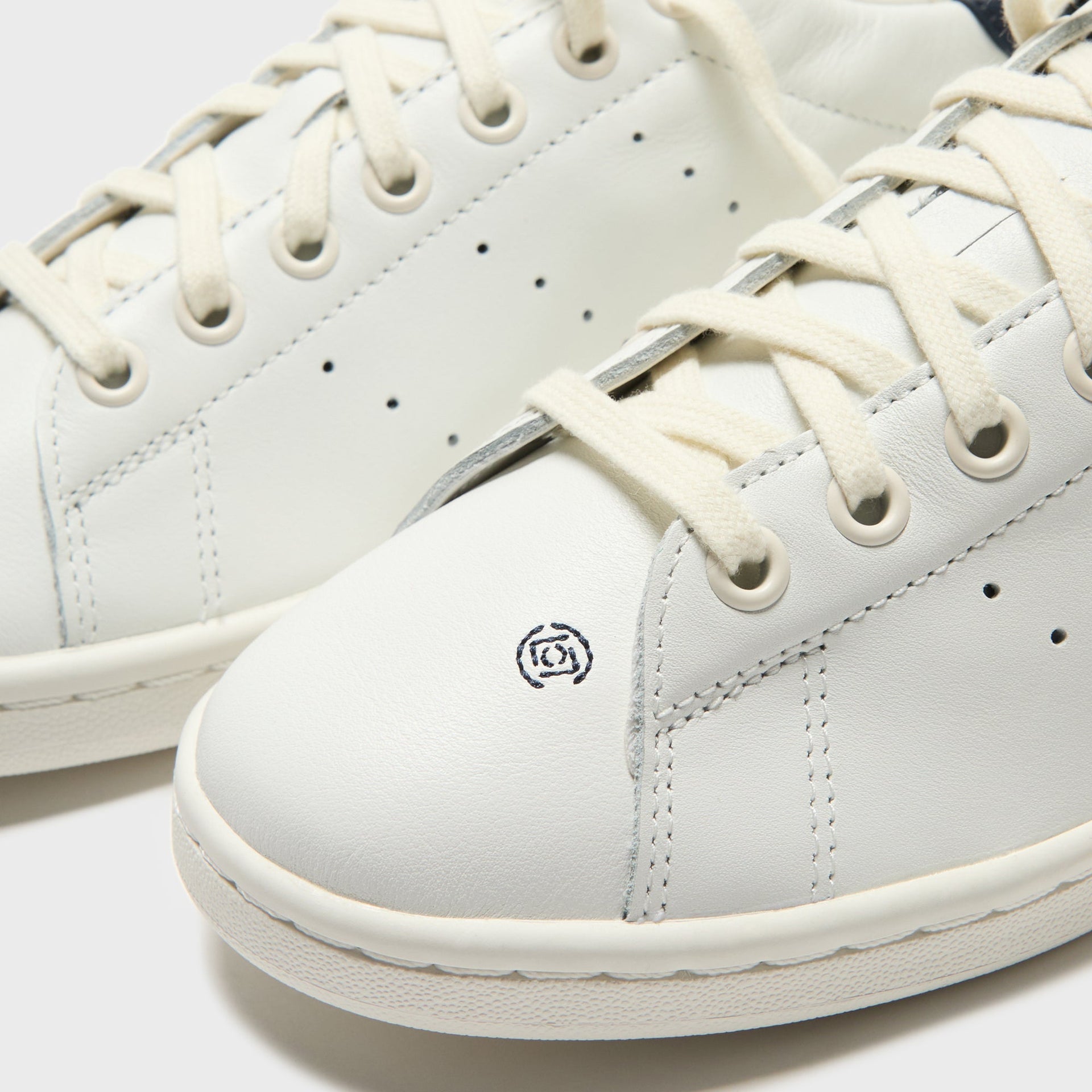 adidas x CLOT Stan Smith - Core White / Navy / Core White