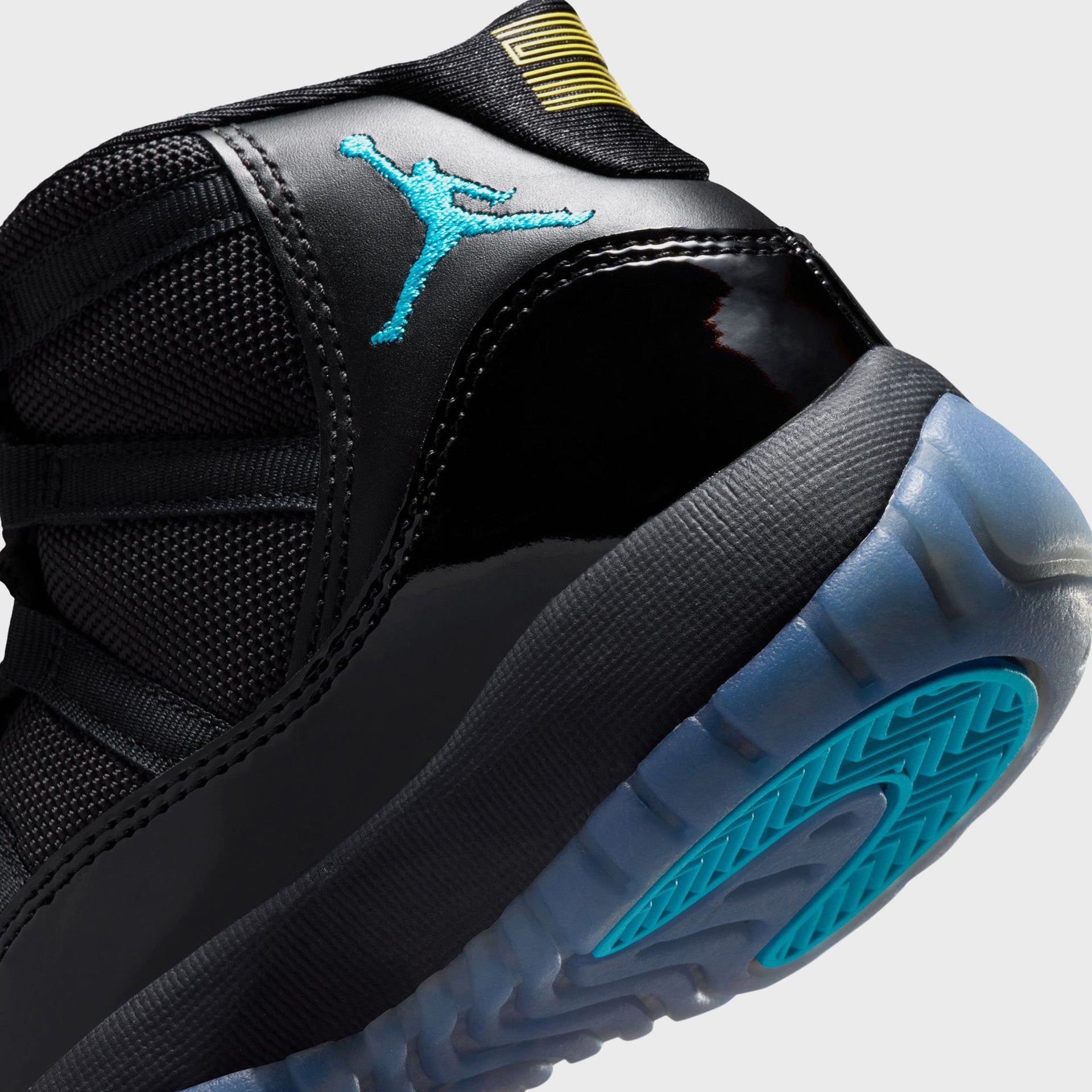 Jordan GS Air Jordan 11 Retro - Black / Gamma Blue / Varsity Maize