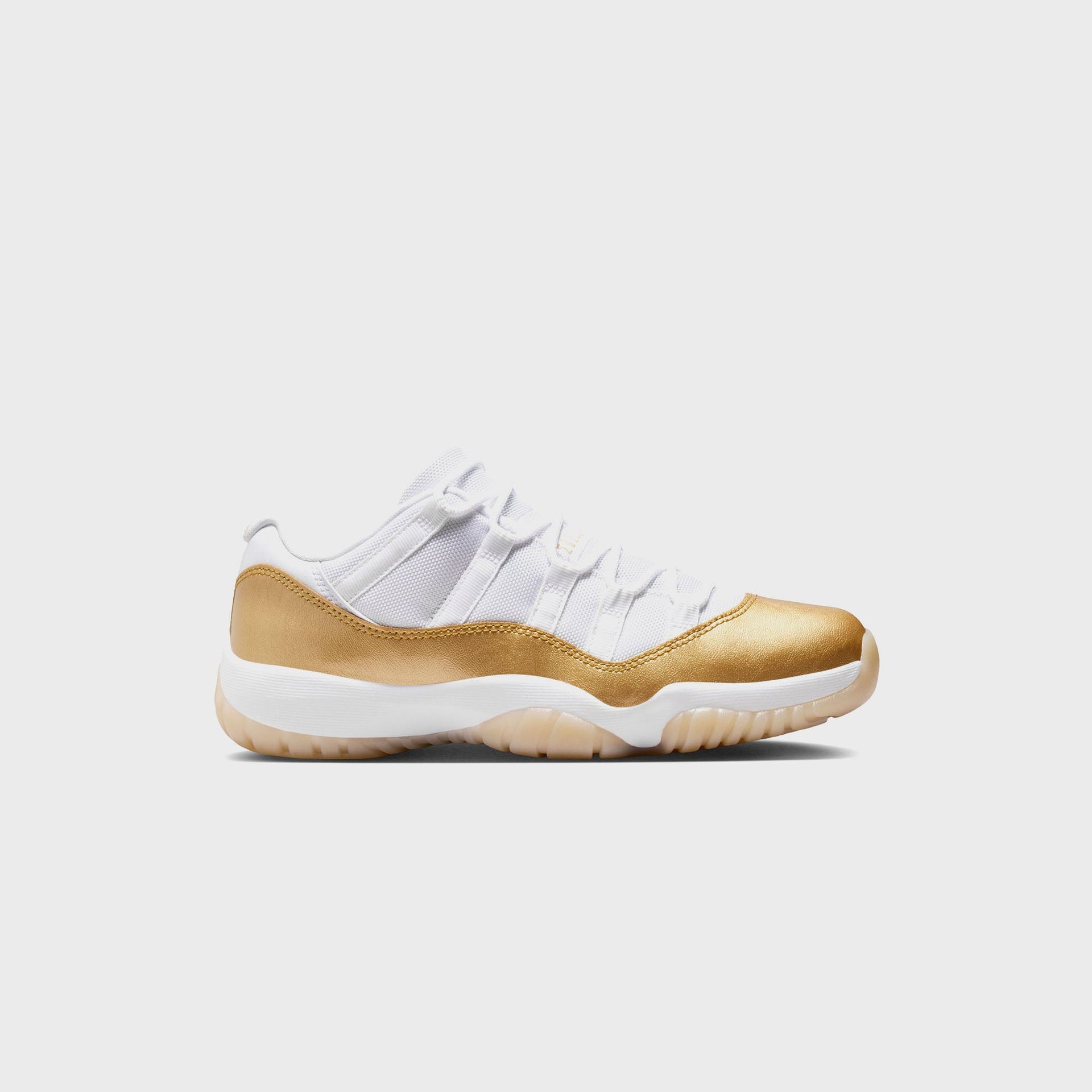Jordan WMNS Air Jordan 11 Low - White / Metallic Gold