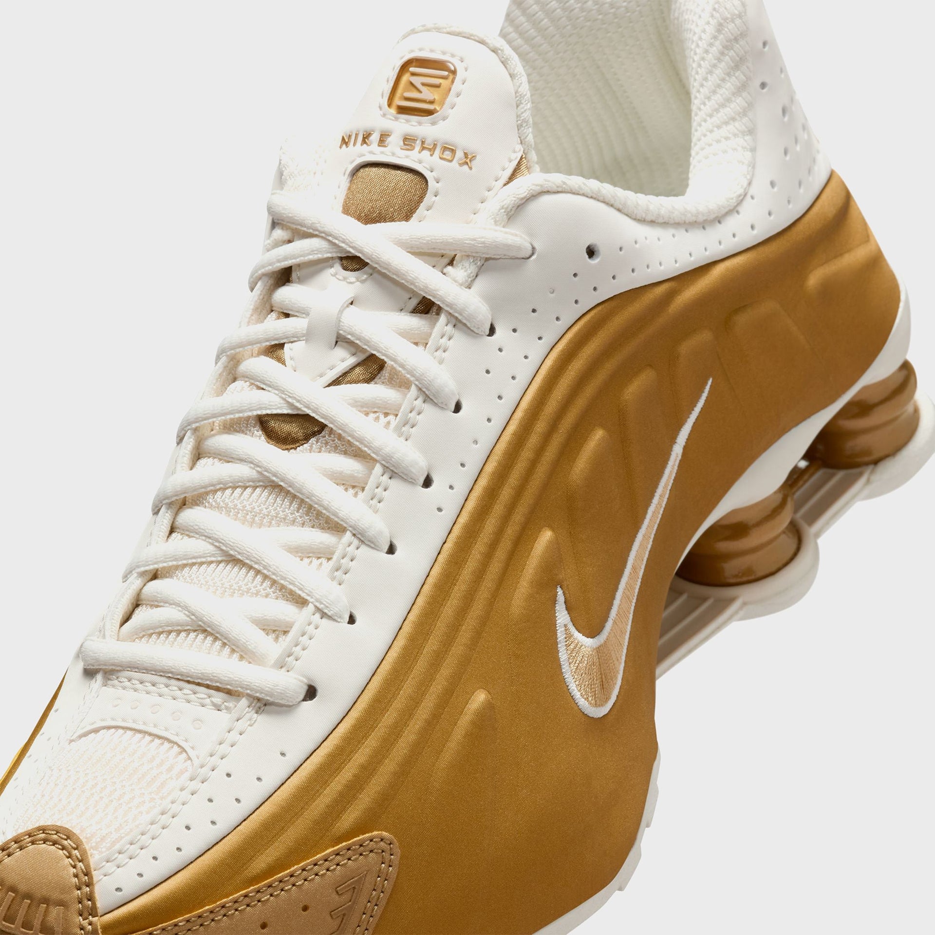 Nike WMNS Shox R4 - Soft Pearl / Metallic Gold
