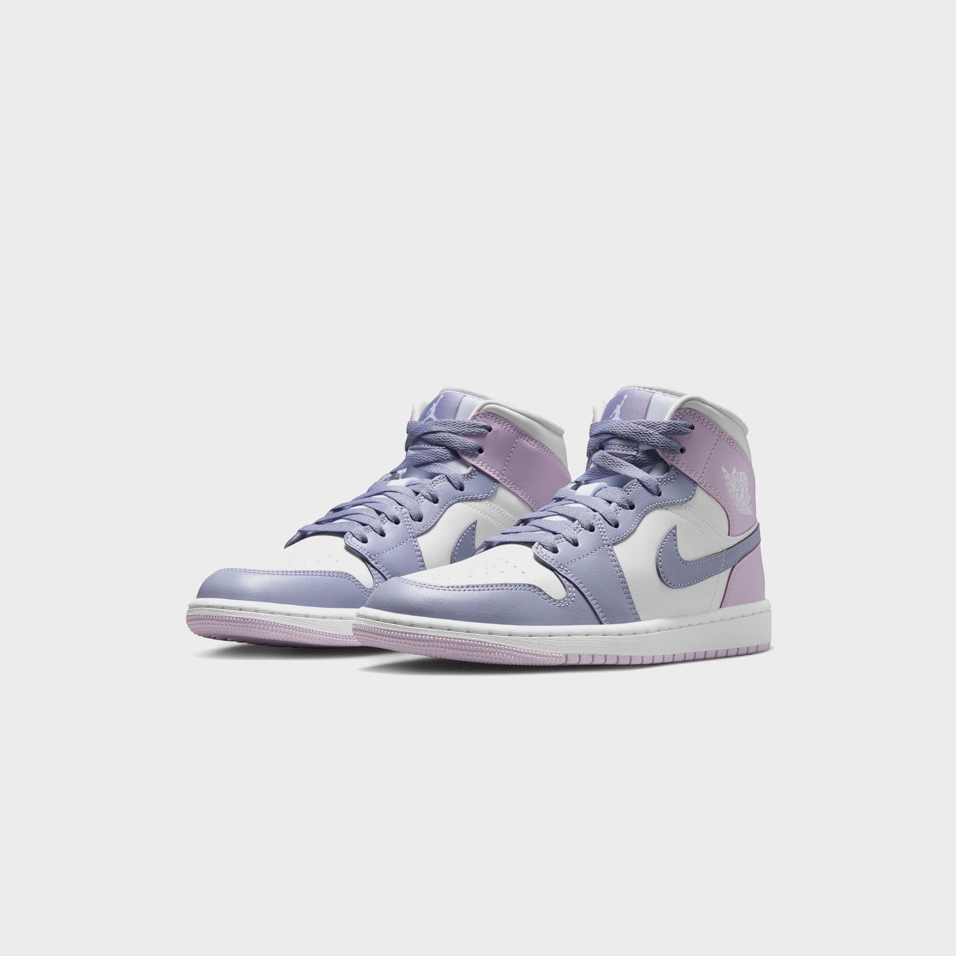 Nike WMNS Air Jordan 1 Mid - Indigo Haze / Doll / White