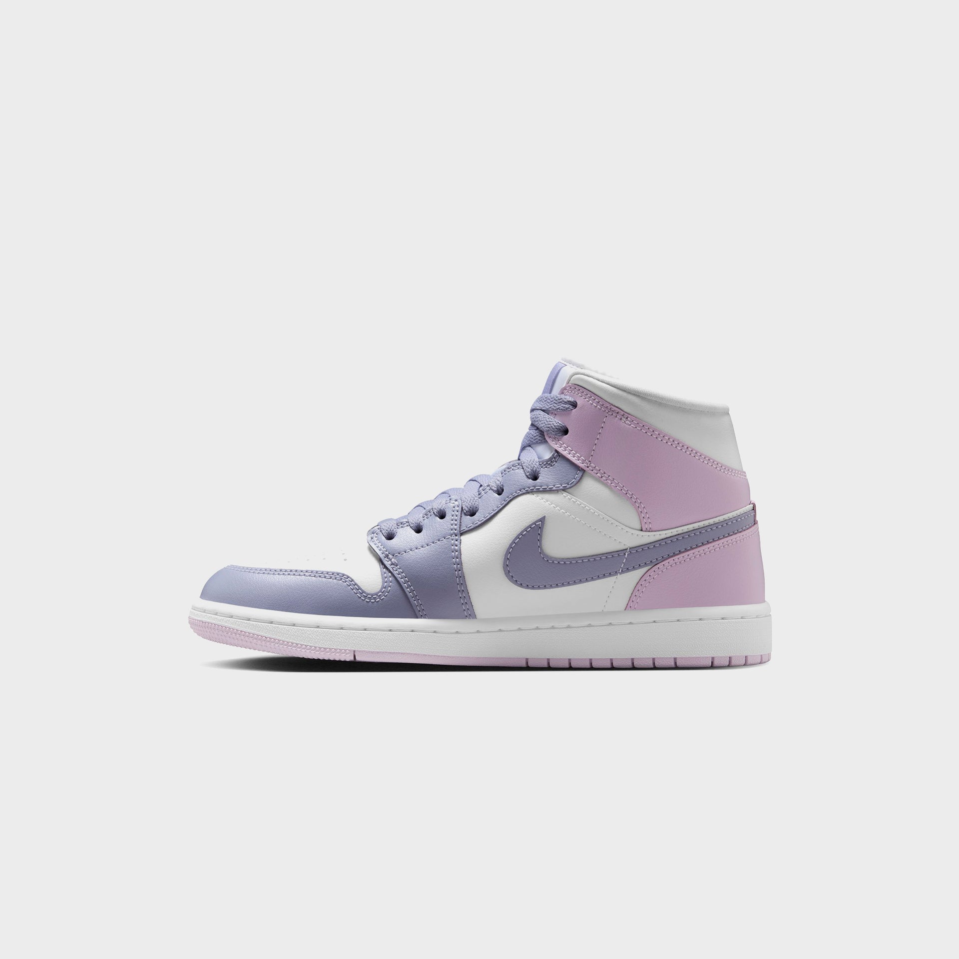 Nike WMNS Air Jordan 1 Mid - Indigo Haze / Doll / White