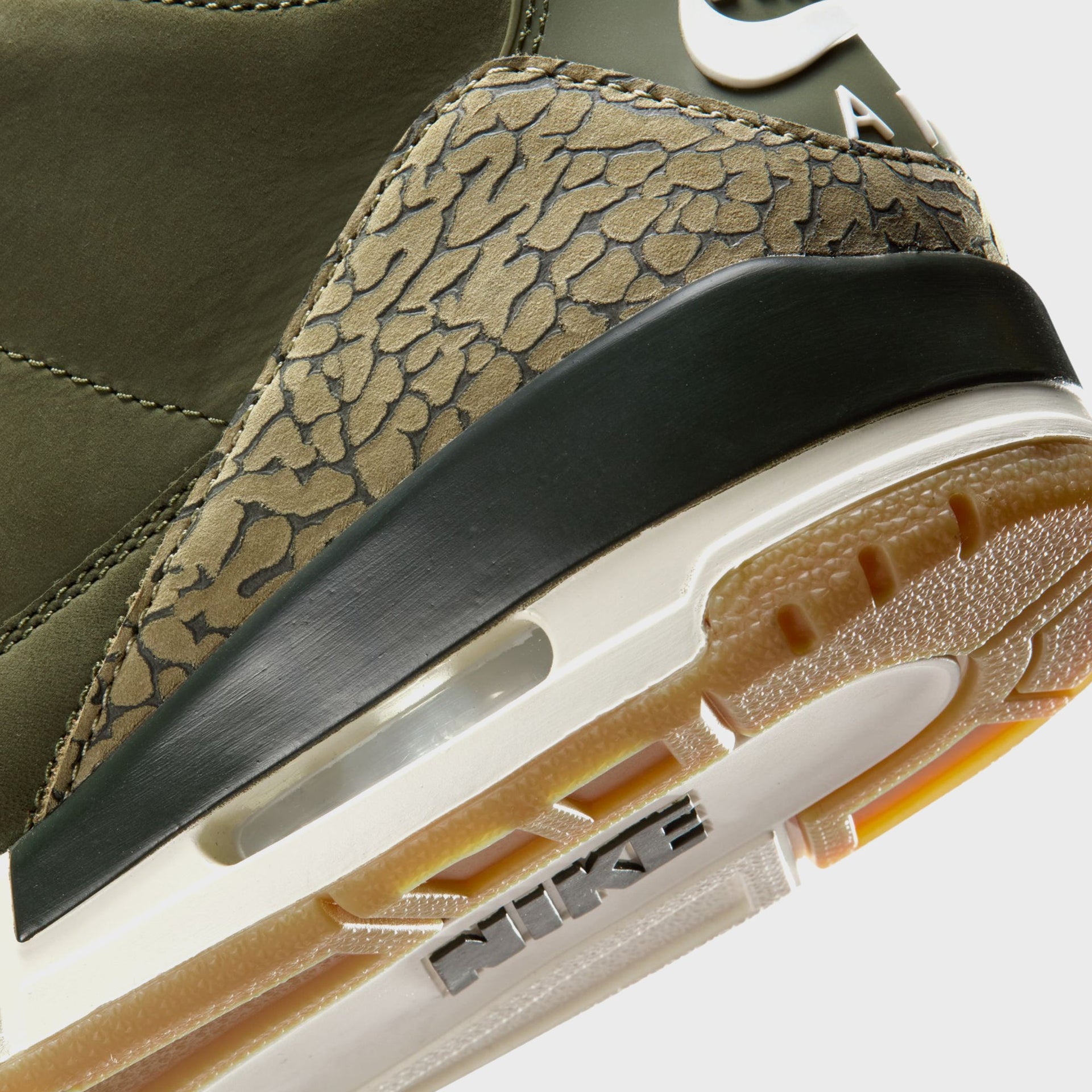 Jordan Air Jordan 3 Retro - Medium Olive / Sequoia / Neutral Olive / Sail / Total Crimson