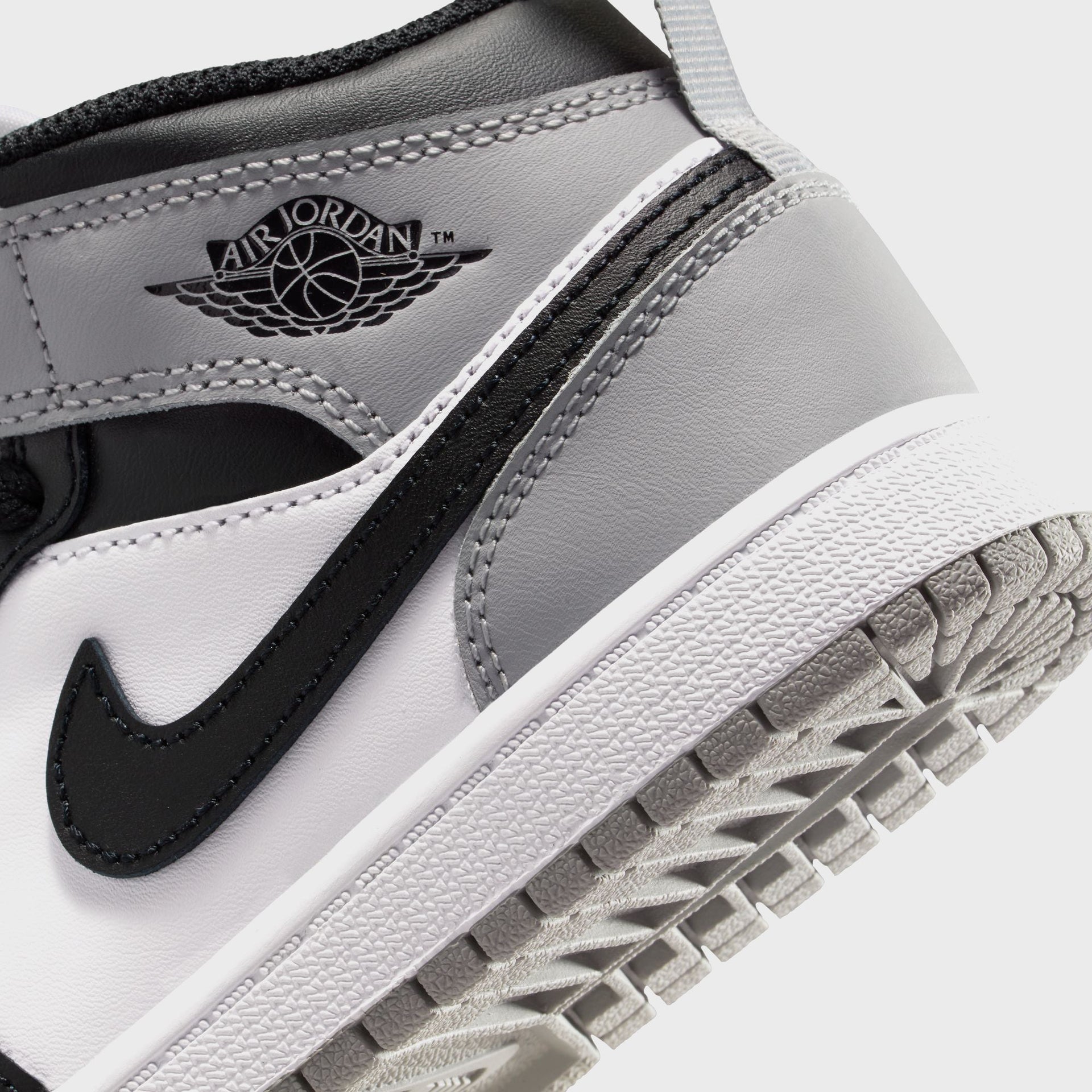 Jordan PS Air Jordan 1 Mid - White / Black / Light Smoke Grey