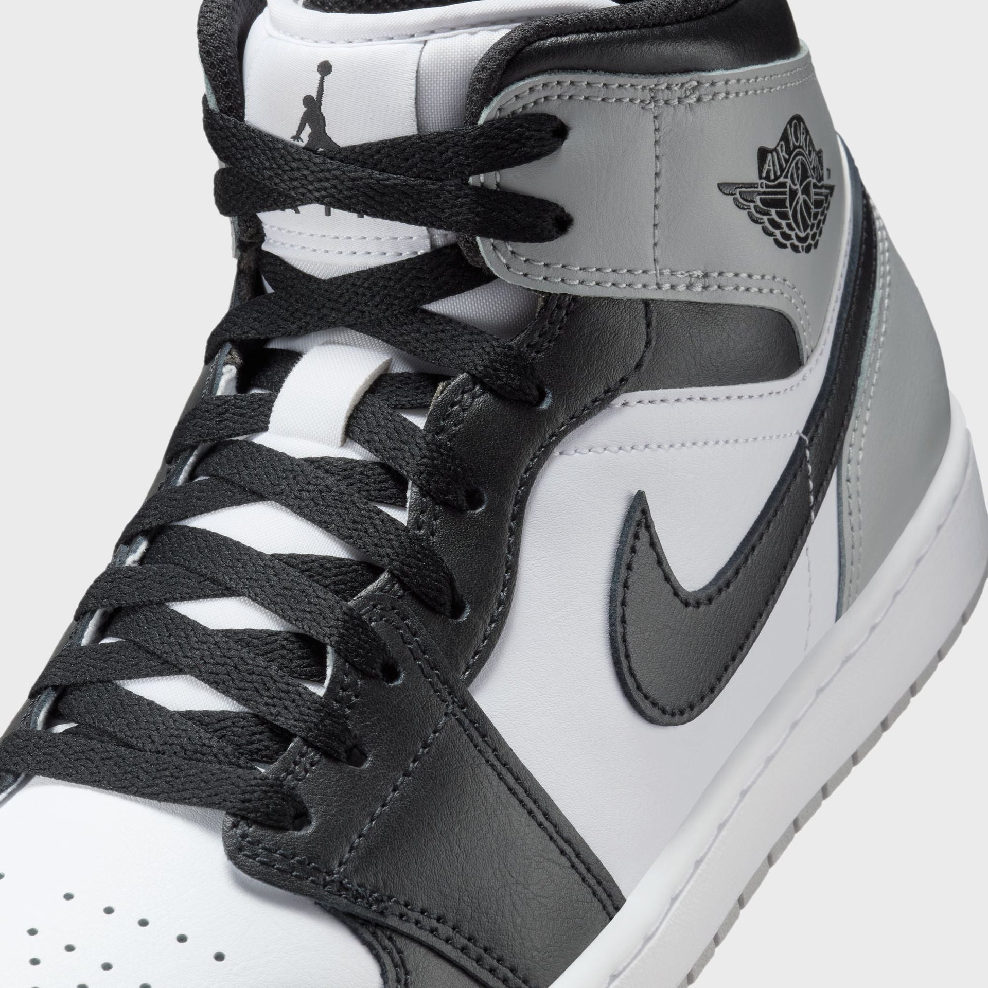 Jordan Air Jordan 1 Mid - White / Black / Light Smoke Grey