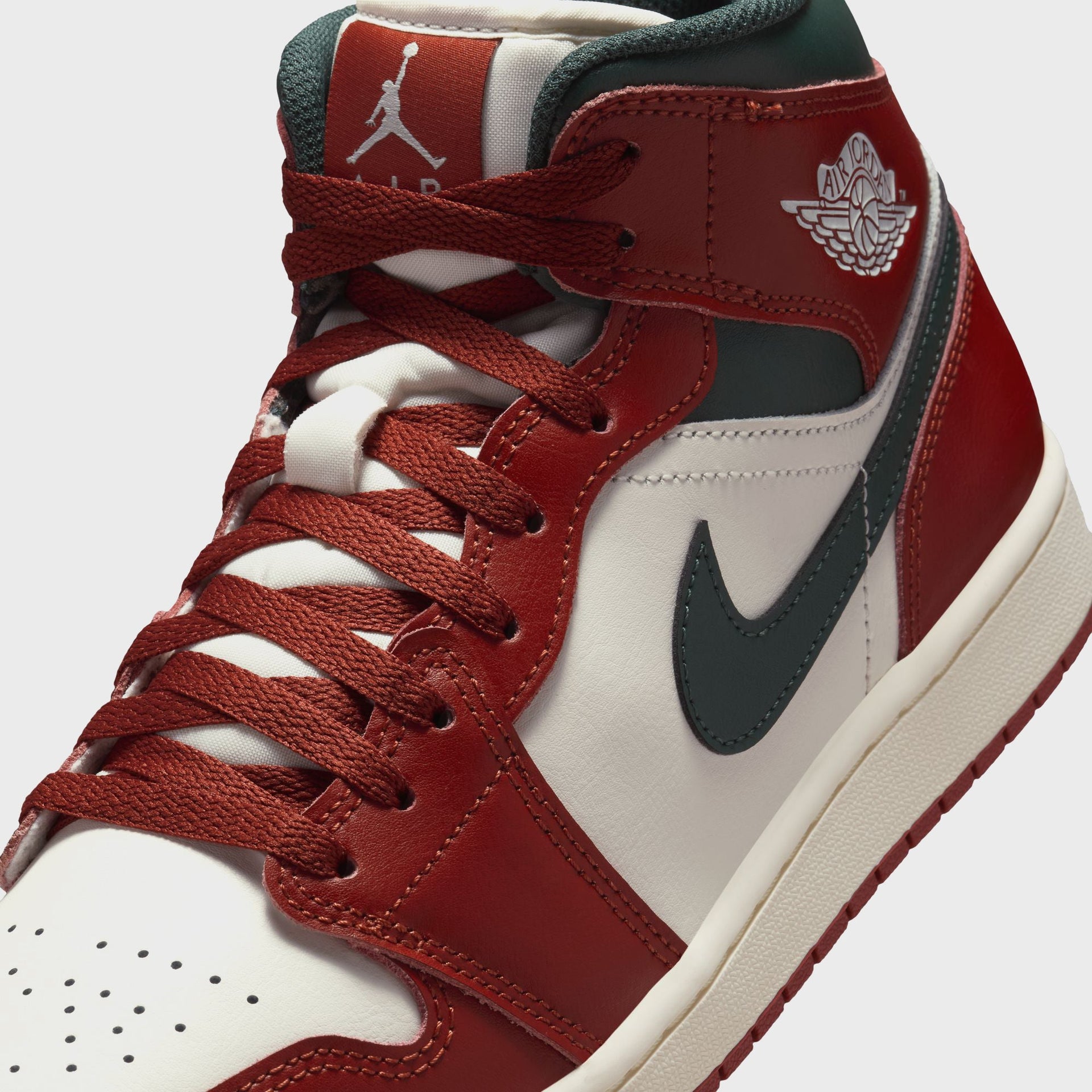 Jordan Air Jordan 1 Mid - Sail / Midnight Green / Pure Platinum / Redstone