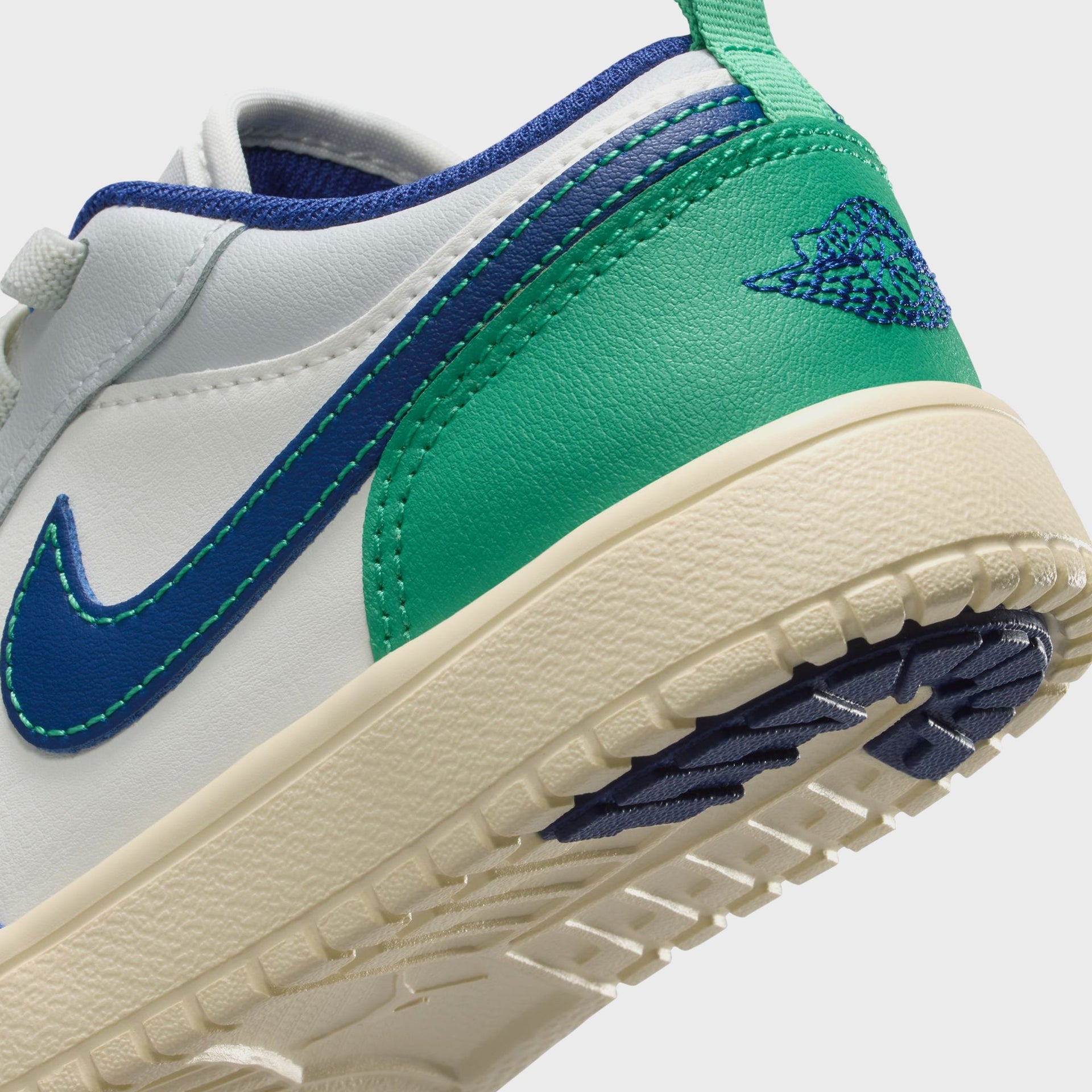 Nike Jordan 1 Low - Sail / Deep Royal Blue / Stadium Green