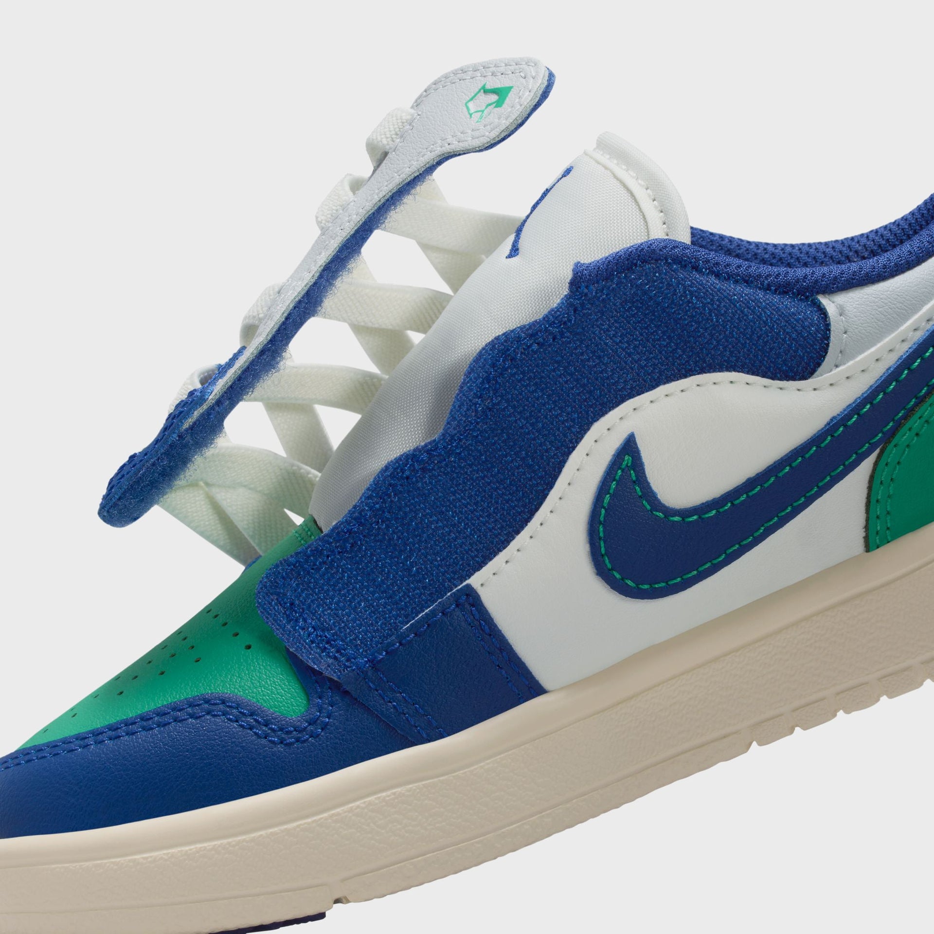 Nike Jordan 1 Low - Sail / Deep Royal Blue / Stadium Green