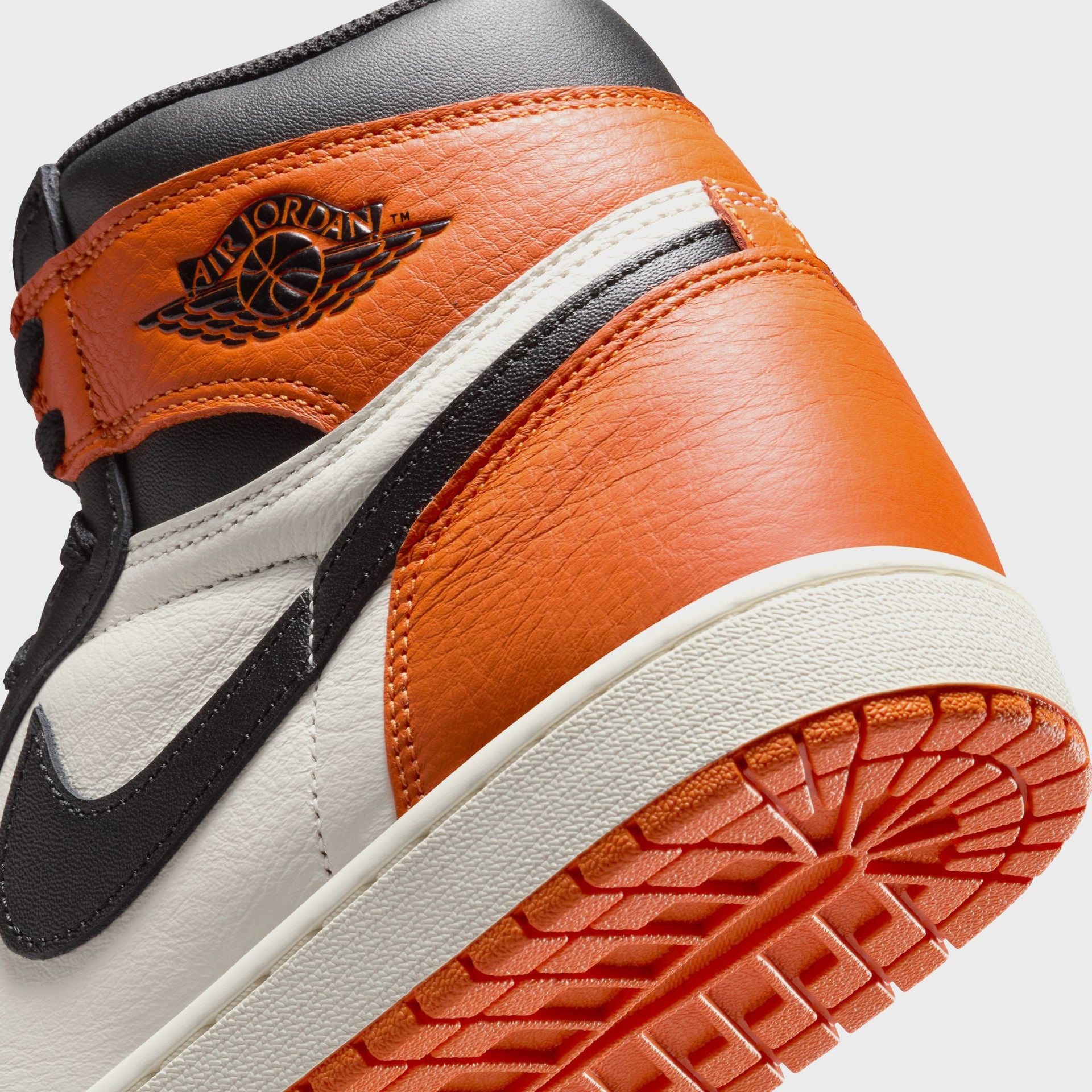 Jordan Air Jordan 1 High OG - Black / Sail / Starfish