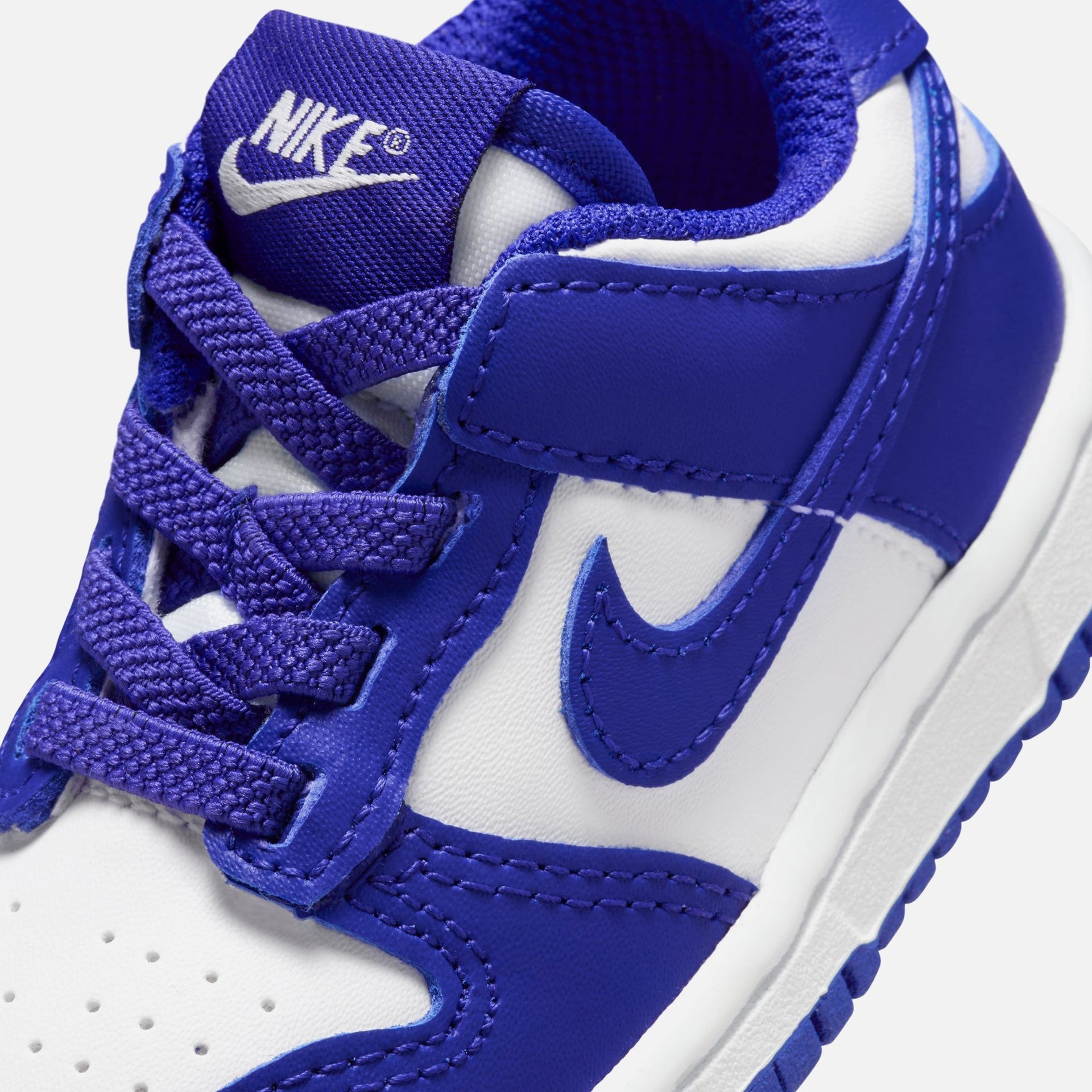 Nike TD Dunk Low - Blanc / Concord / Rouge universitaire