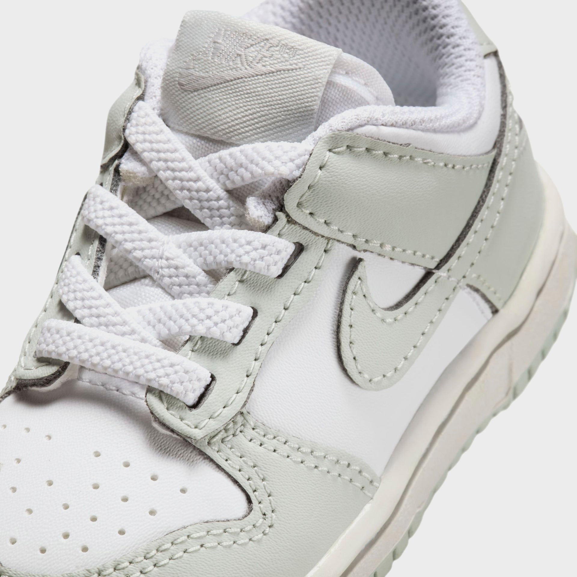 Nike TD Dunk Low - White / Light Silver / Photon Dust
