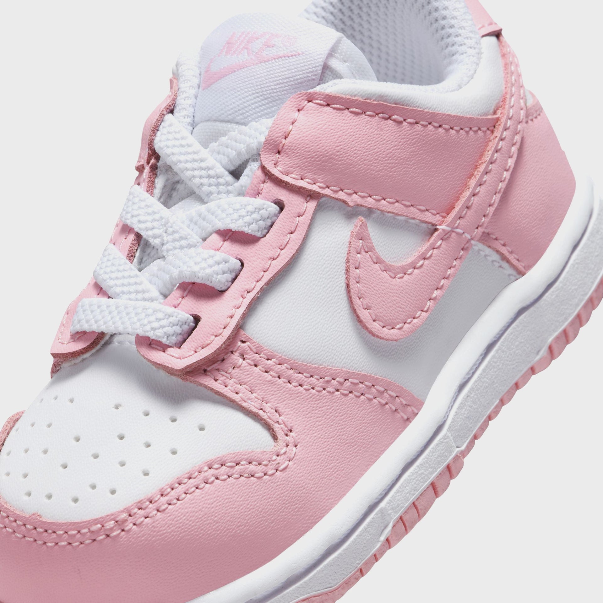 Nike TD Dunk Low - White / Med Soft Pink / White