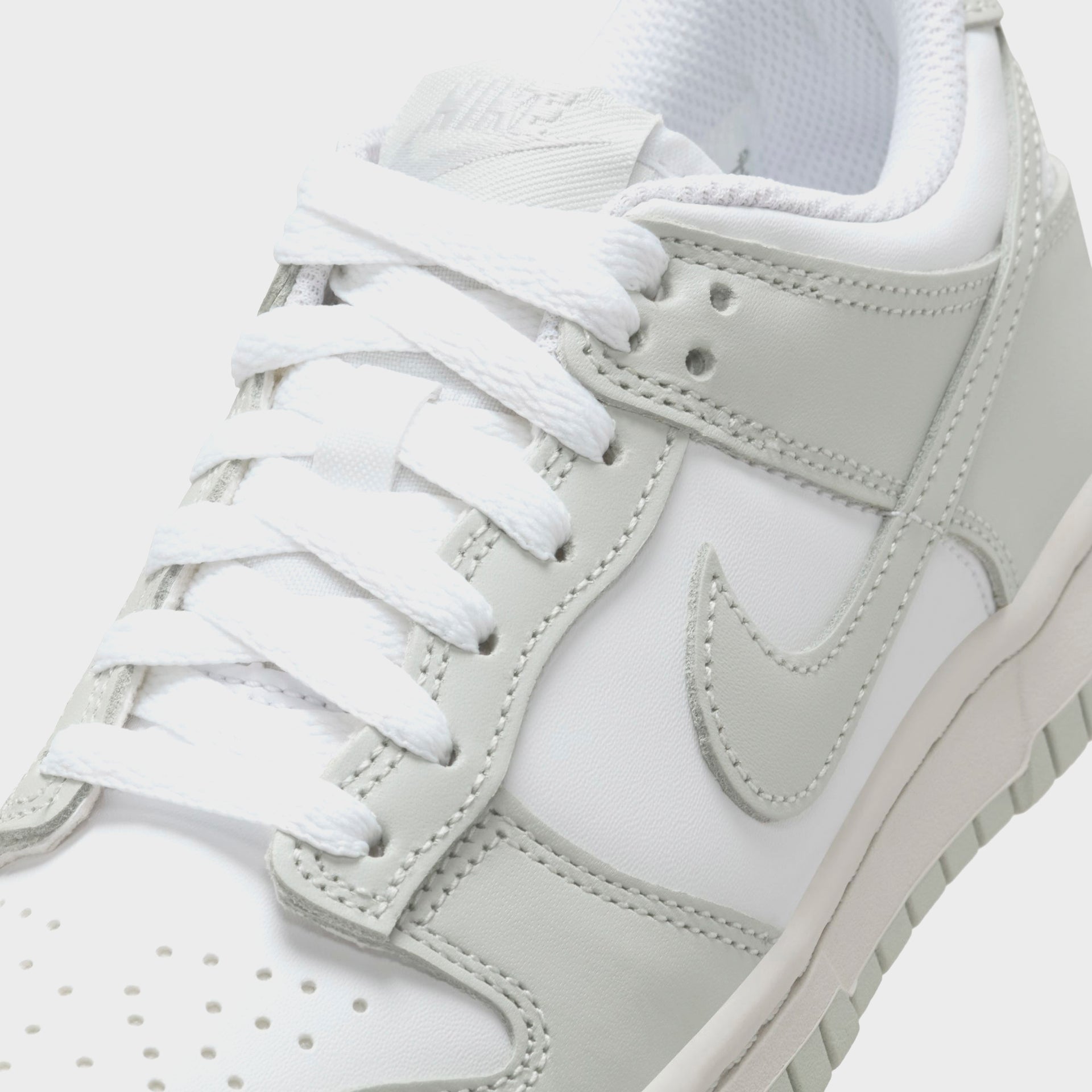 Nike GS Dunk Low - White / Light Silver / Photon Dust