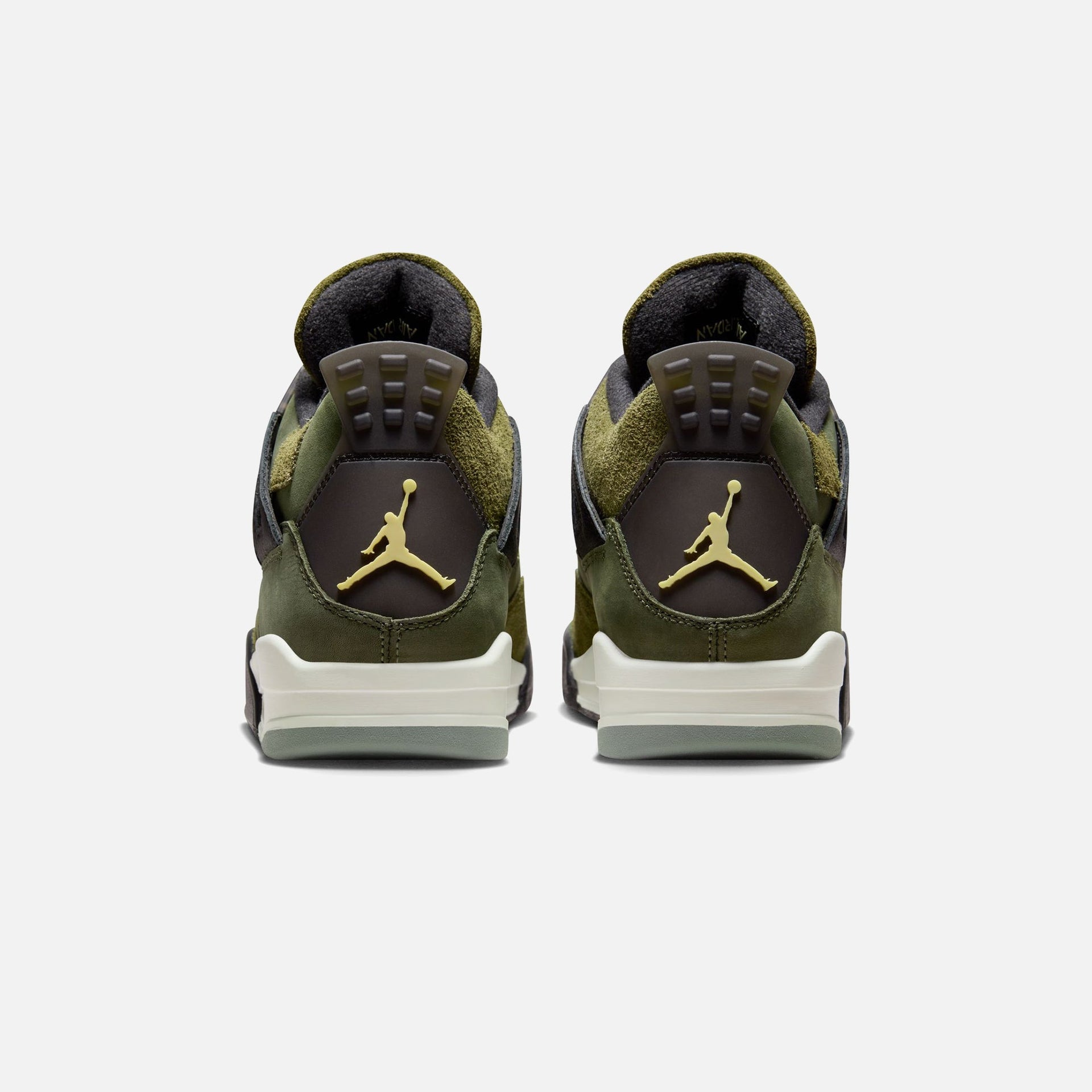 Air Jordan 4 SE Craft - Medium Olive / Pale Vanilla / Khaki / Black-Sail