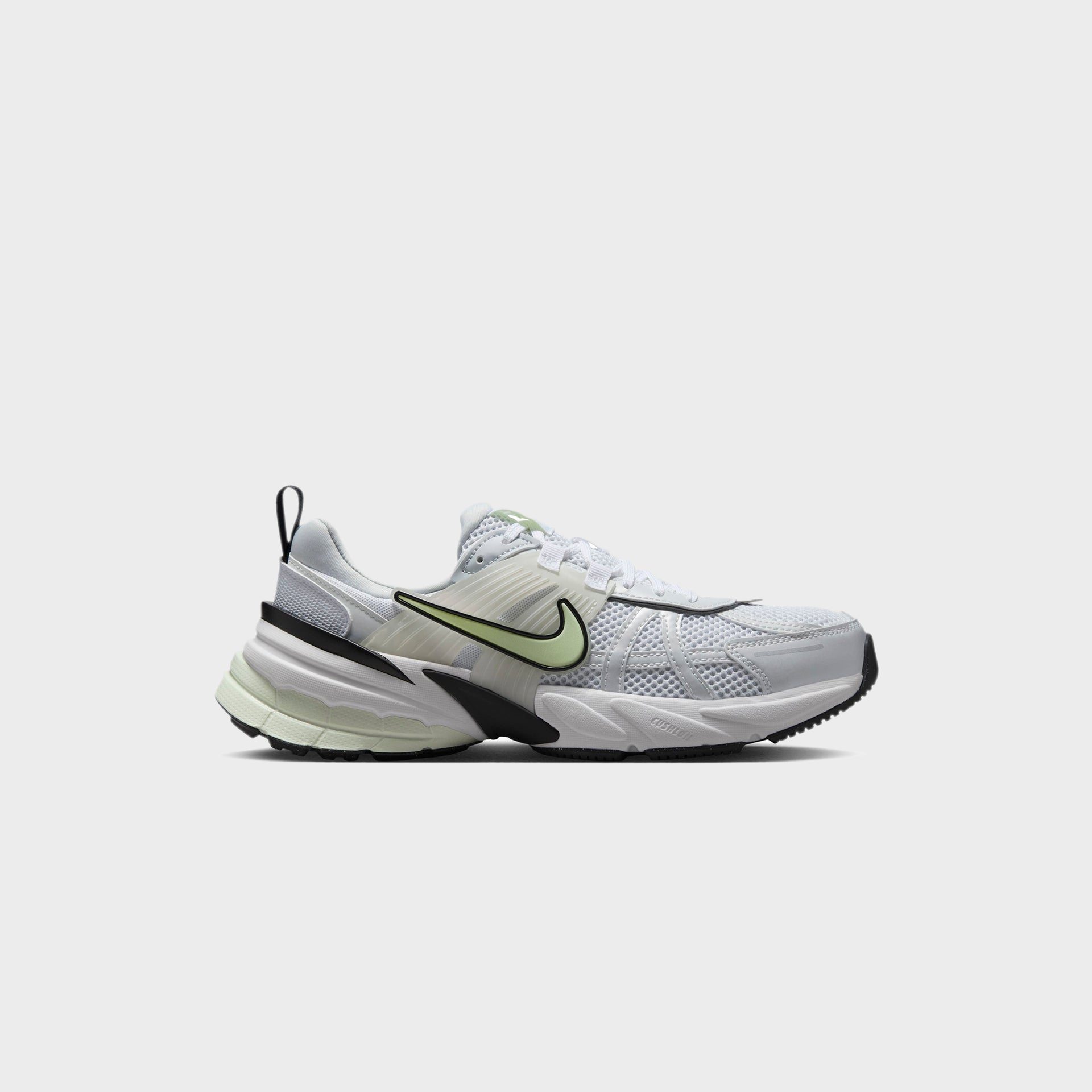 Nike WMNS V2K Run - White / Pure Platinum / Summit White / Volt Tint