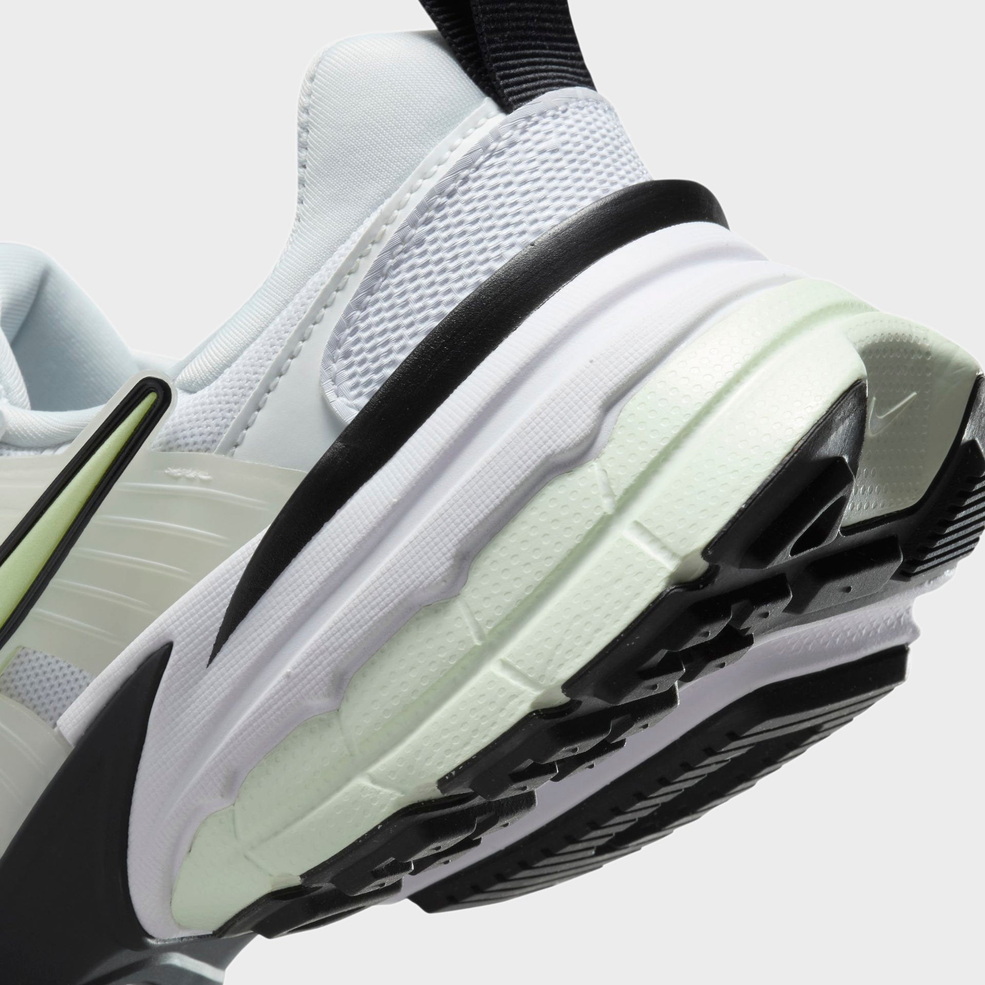 Nike WMNS V2K Run - White / Pure Platinum / Summit White / Volt Tint