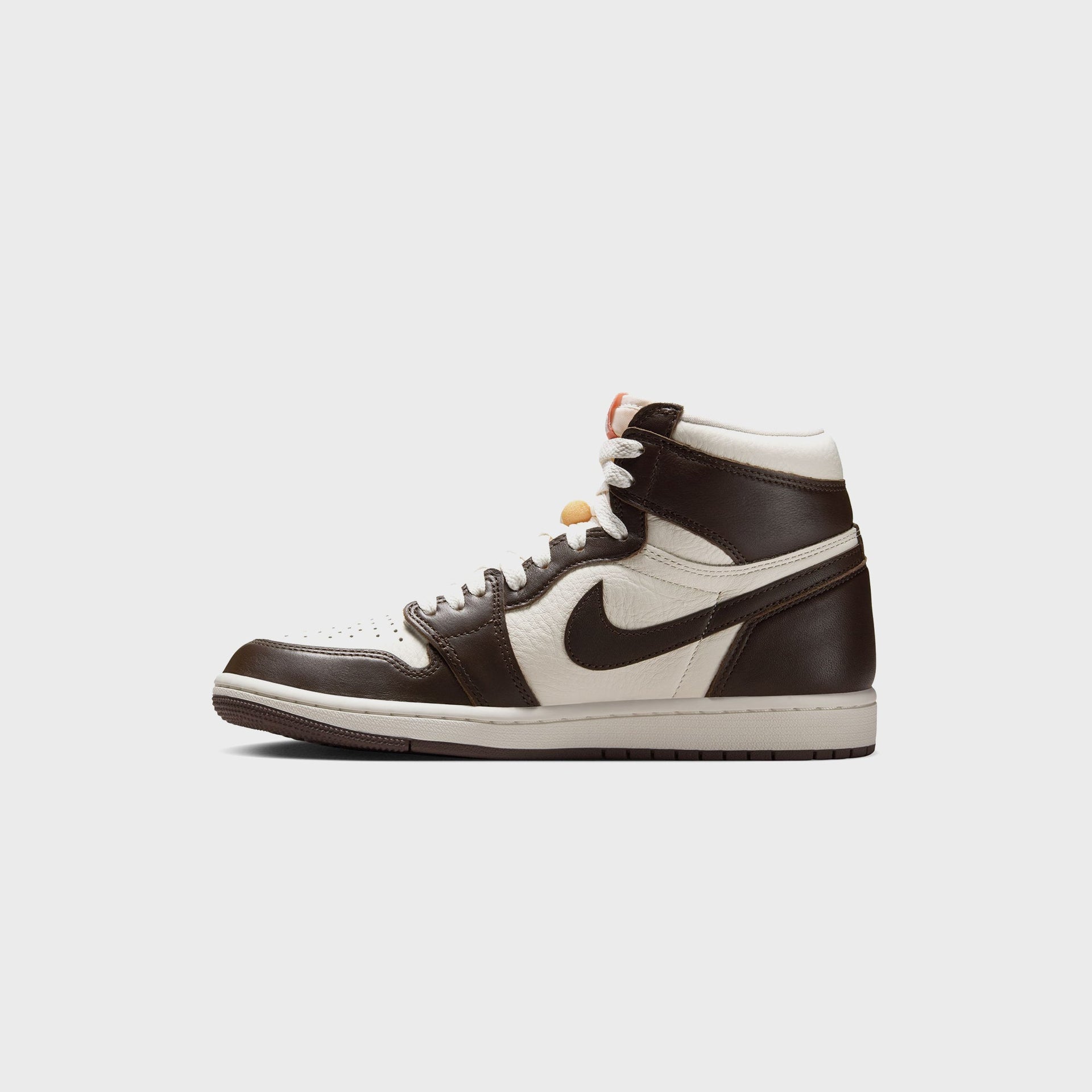 Nike WMNS Air Jordan 1 Retro High OG - Baroque Brown / Sail / Light Madder Root