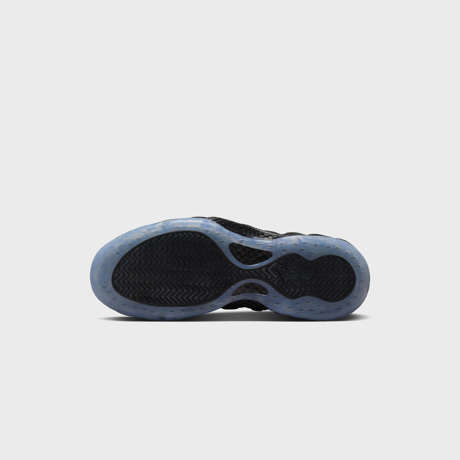 Nike Air Foamposite One - Black / Dark Smoke Grey