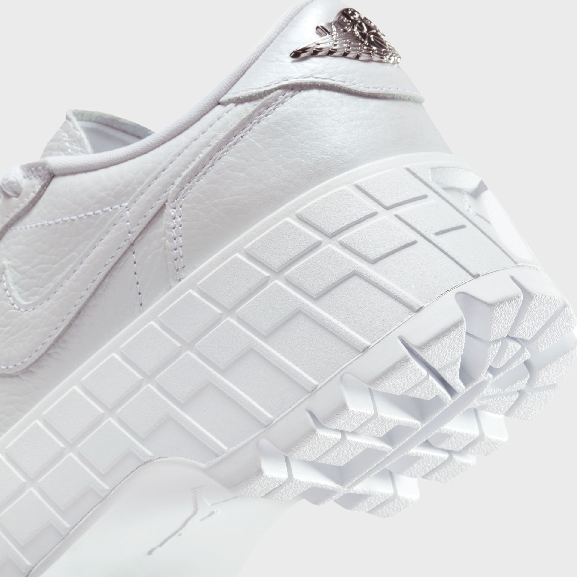 Nike Air Jordan 1 Brooklyn Low - White / Metallic Silver