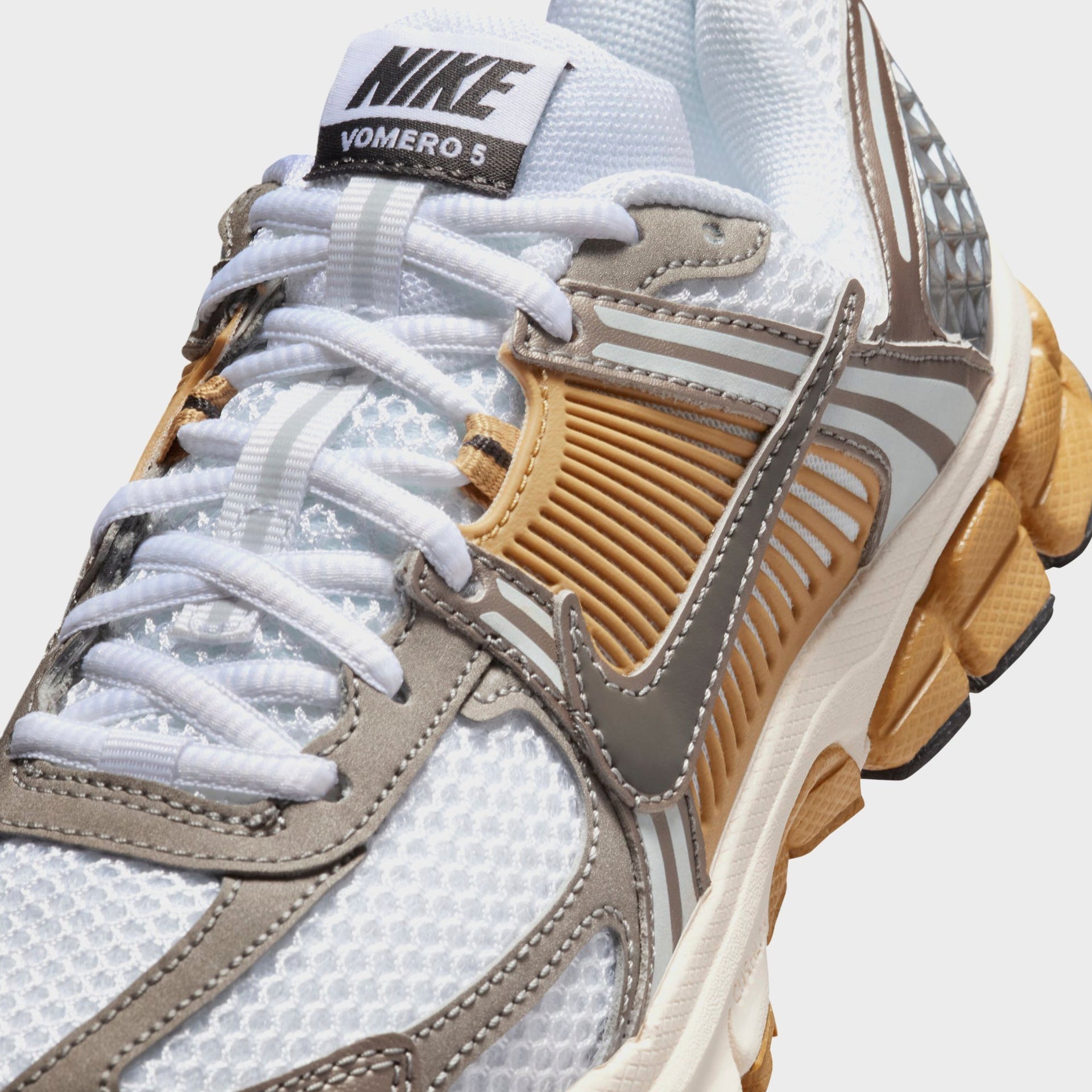 Nike GS Vomero 5 - Metallic Pewter / Medium Ash / Parachute Beige