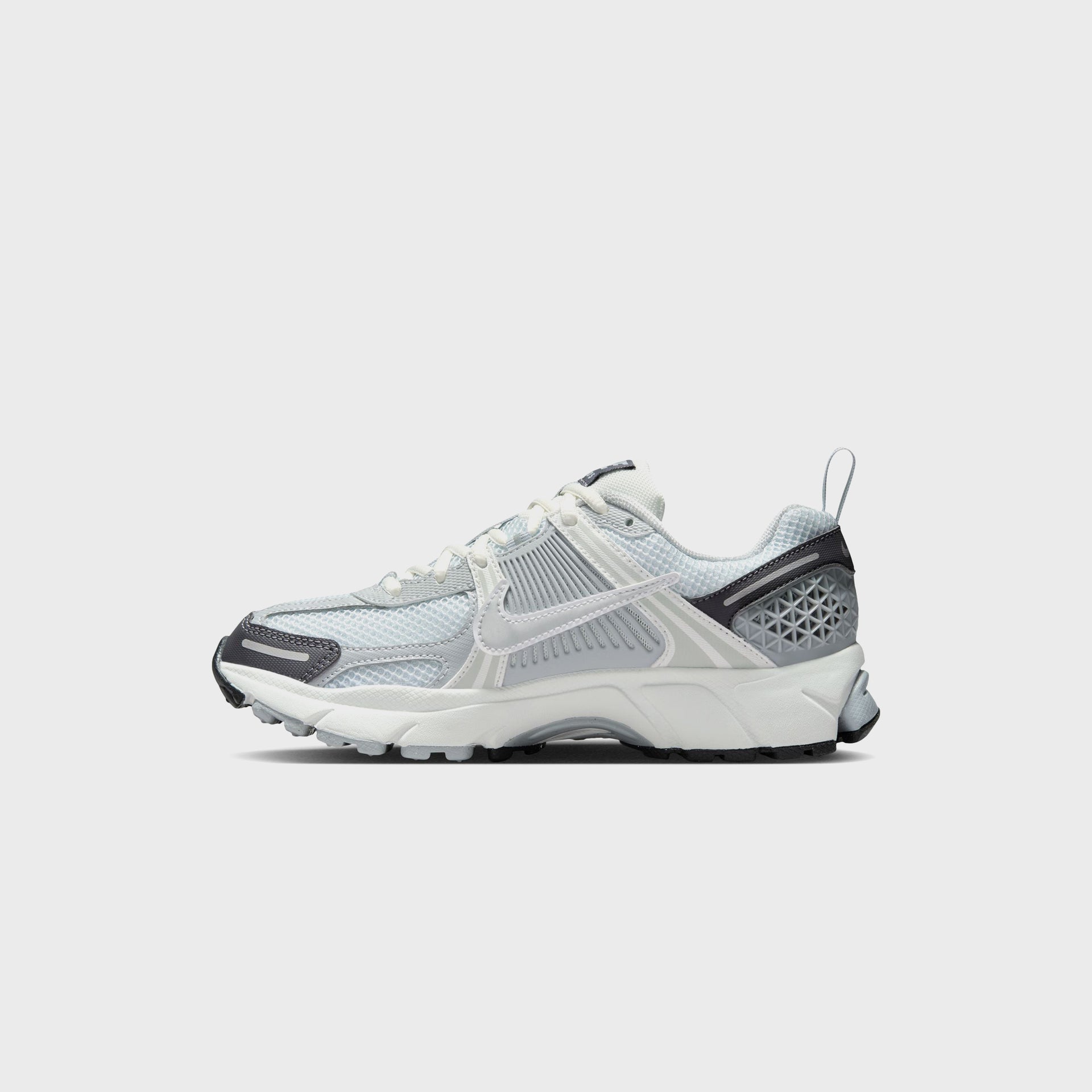 Nike Grade School Vomero 5 - Pure Platinum / Metallic Silver / Summit White