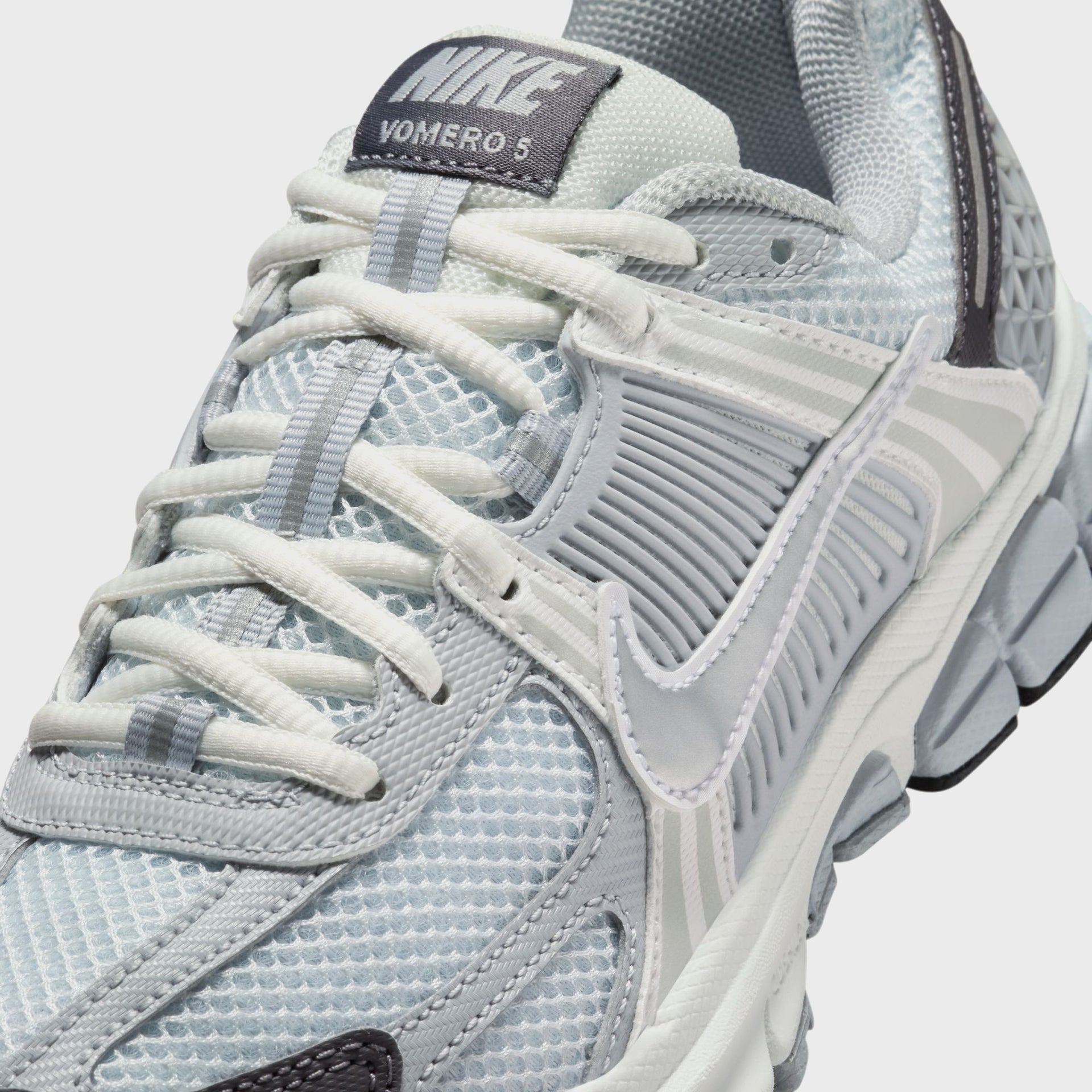 Nike Grade School Vomero 5 - Pure Platinum / Metallic Silver / Summit White