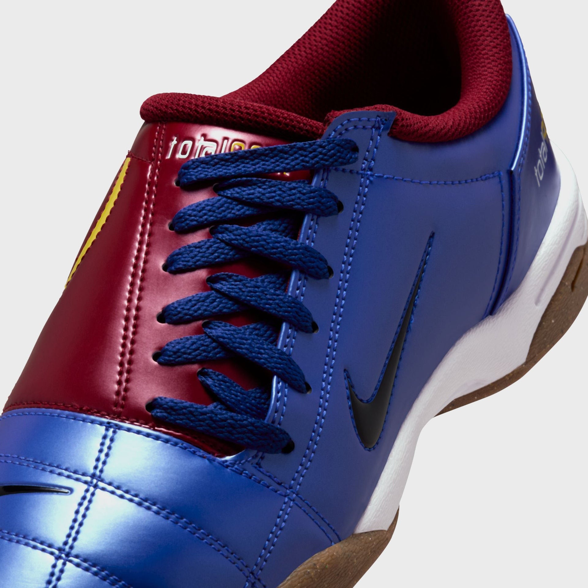 Nike Total 90 III - Hyper Royal / Black / Team Red / Lightening