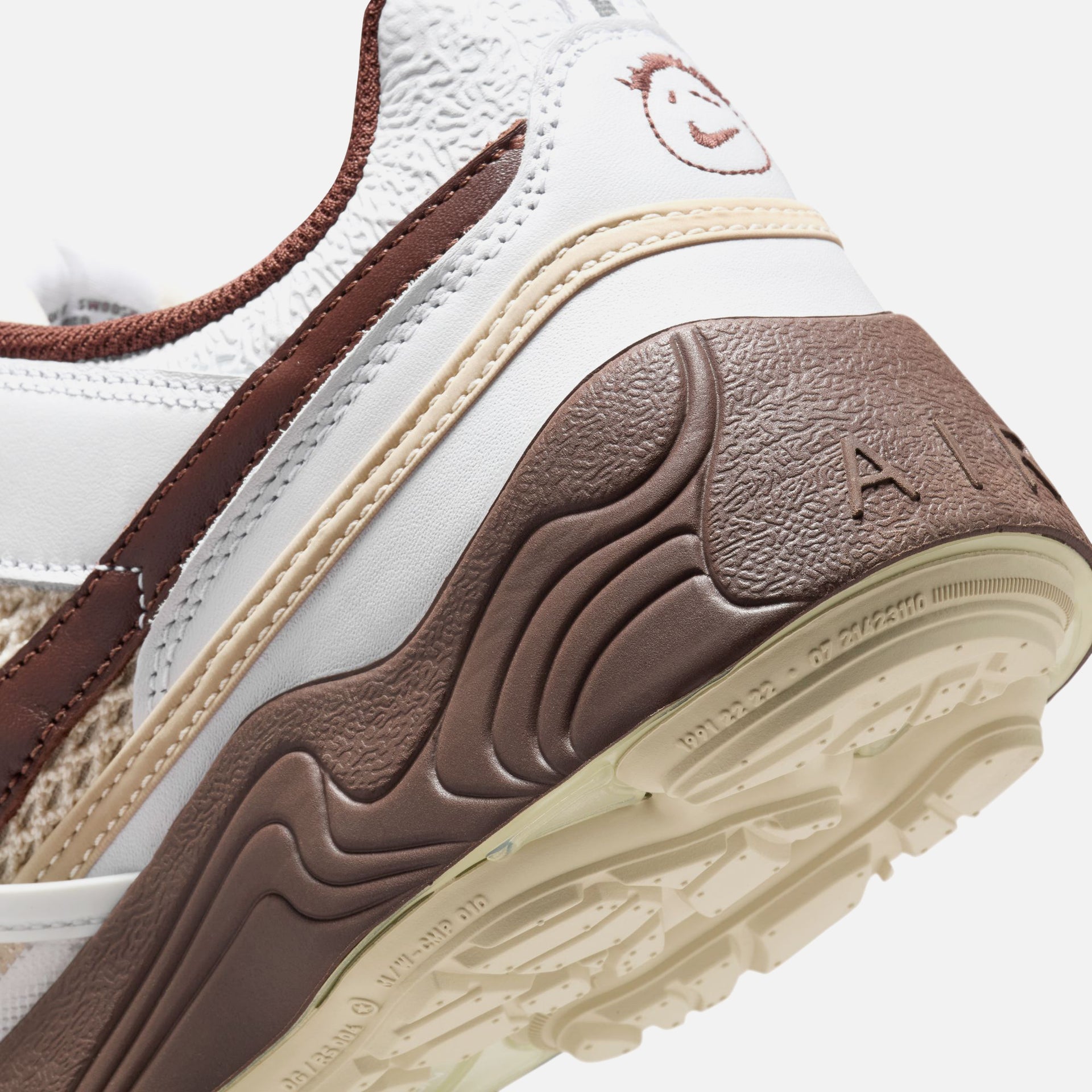 Nike x Travis Scott Jumpman Jack Zoom Field Jaxx - White / Light Chocolate