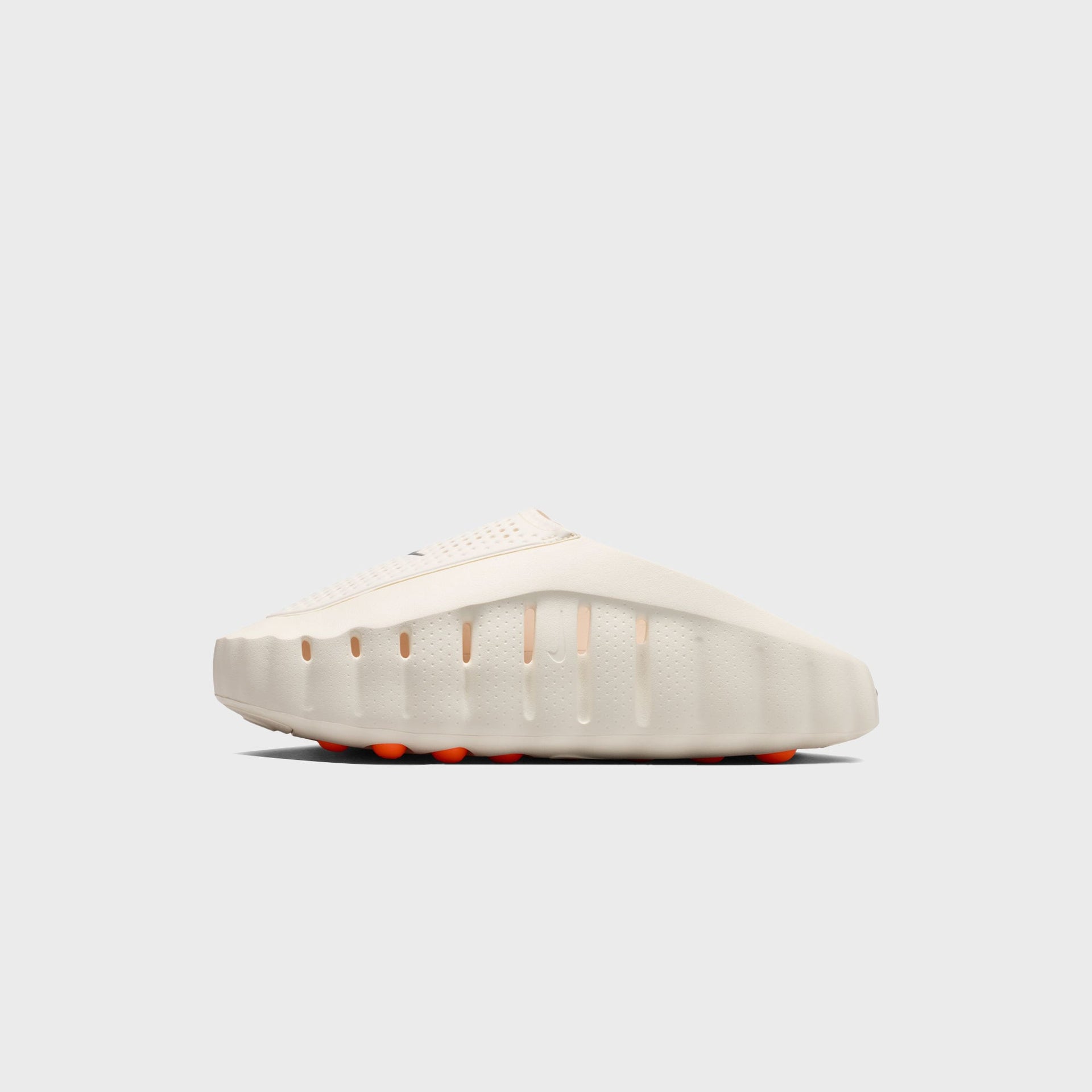 Nike Mind 001 - Sail / Hyper Crimson / Black / Metallic Platinum