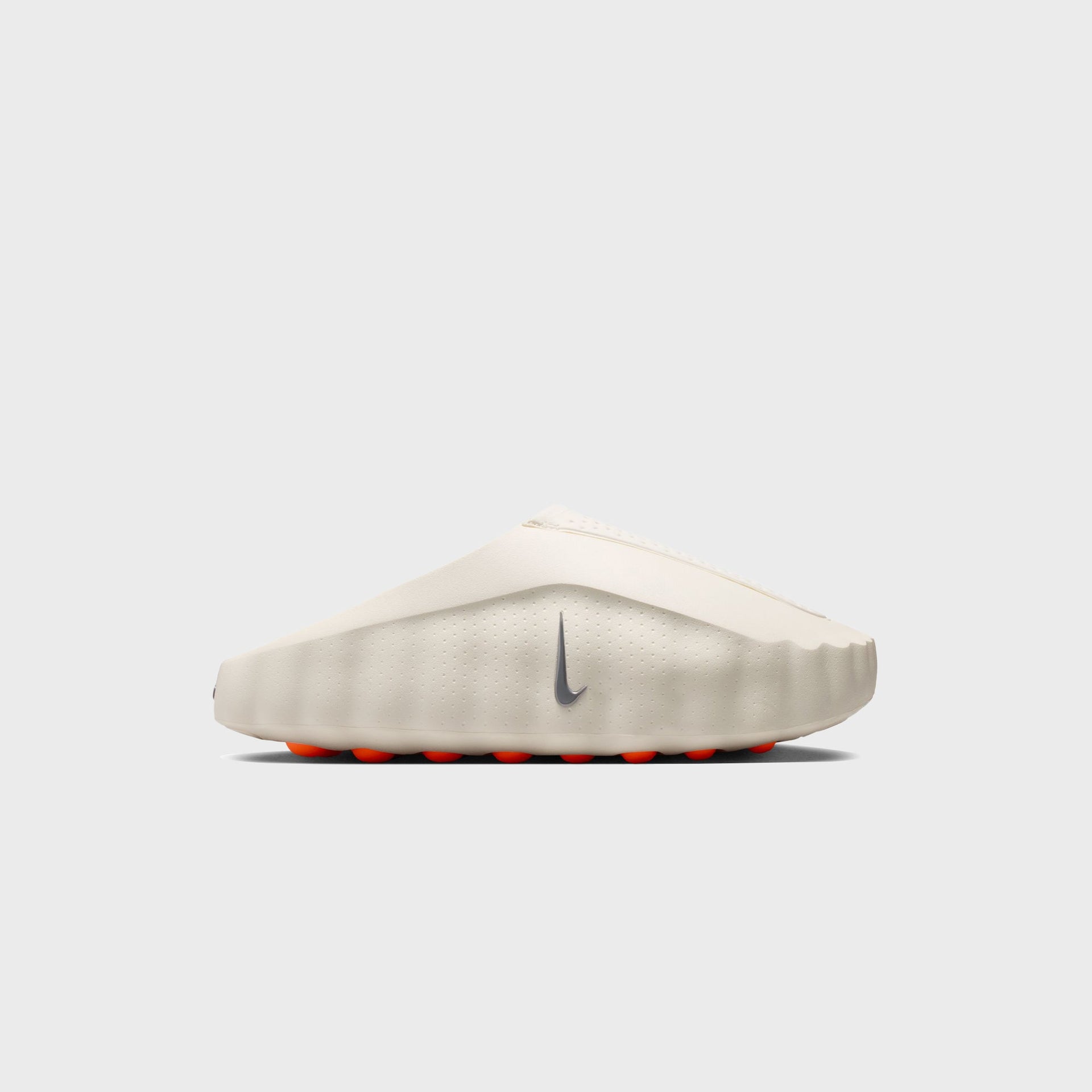 Nike Mind 001 - Sail / Hyper Crimson / Black / Metallic Platinum