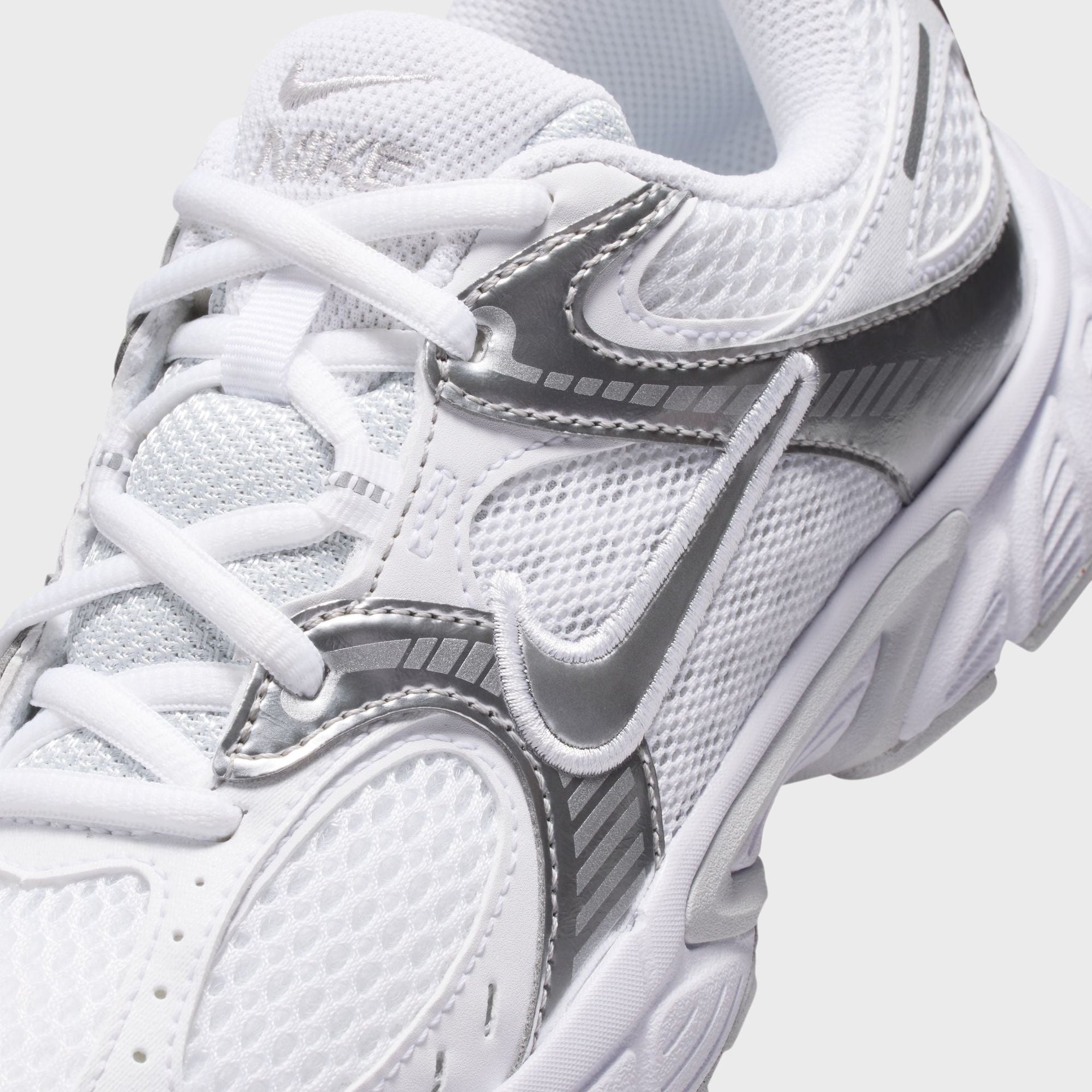 Nike GS V5 Rnr - White / Metallic Silver / Pure Platinum