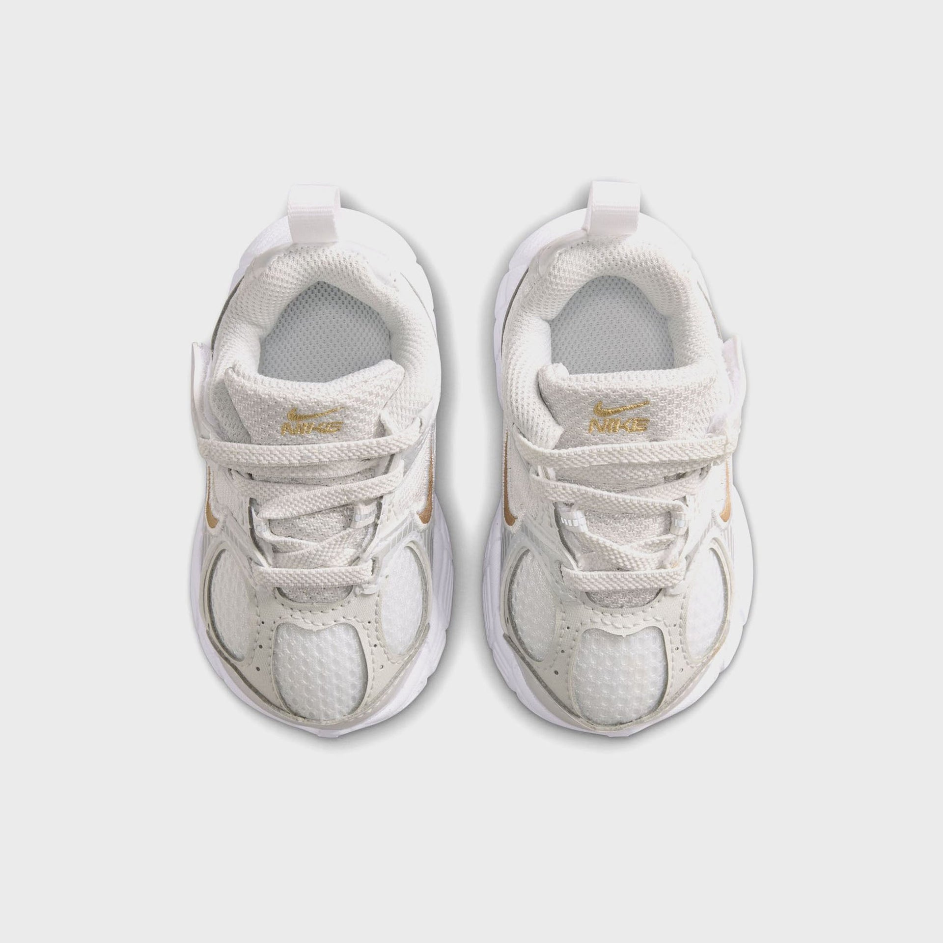 Nike V5 Rnr - White / Metallic Gold / Metallic Silver