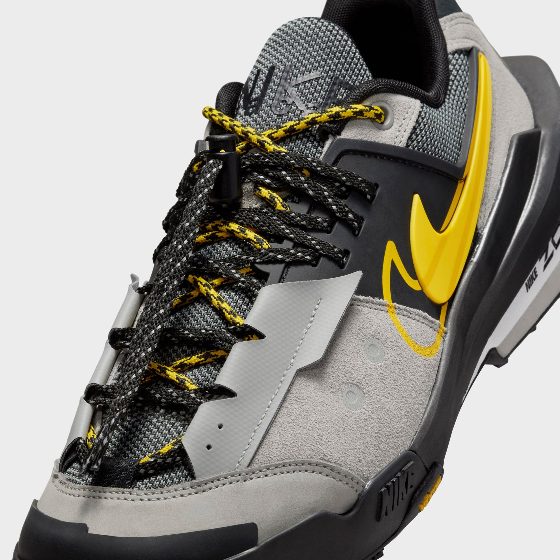 Nike Zegamadome SP - Matte Silver / Yellow