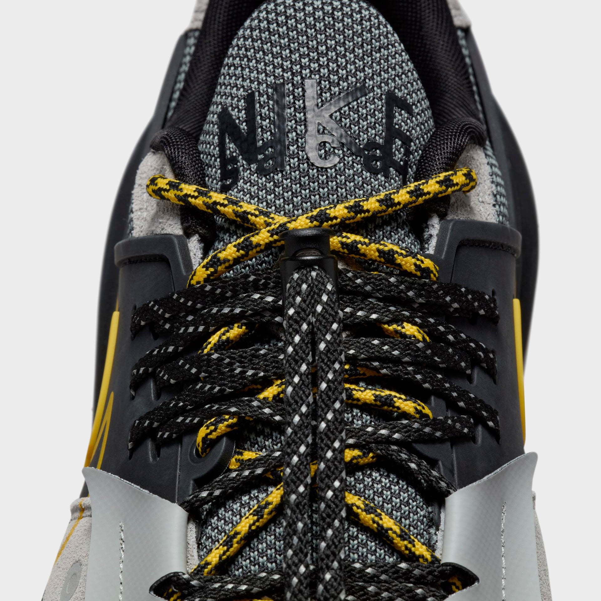 Nike Zegamadome SP - Matte Silver / Yellow