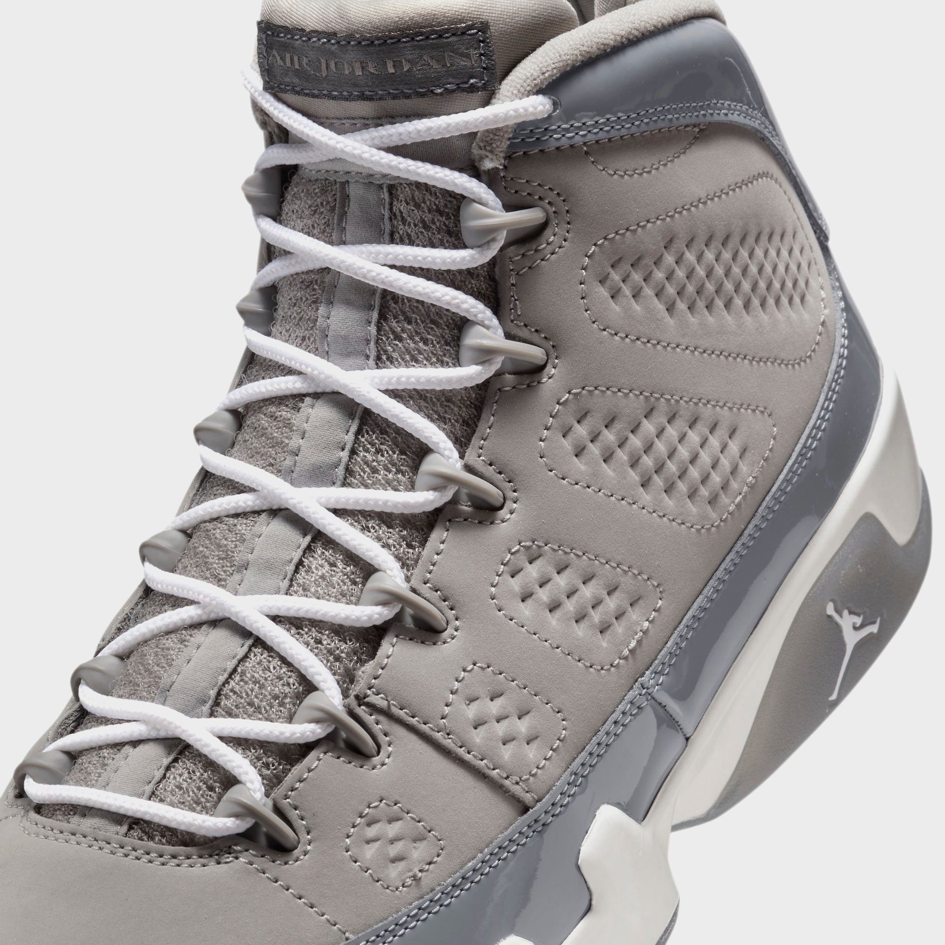 Nike Air Jordan 9 Retro - Medium Grey / Cool Grey / White