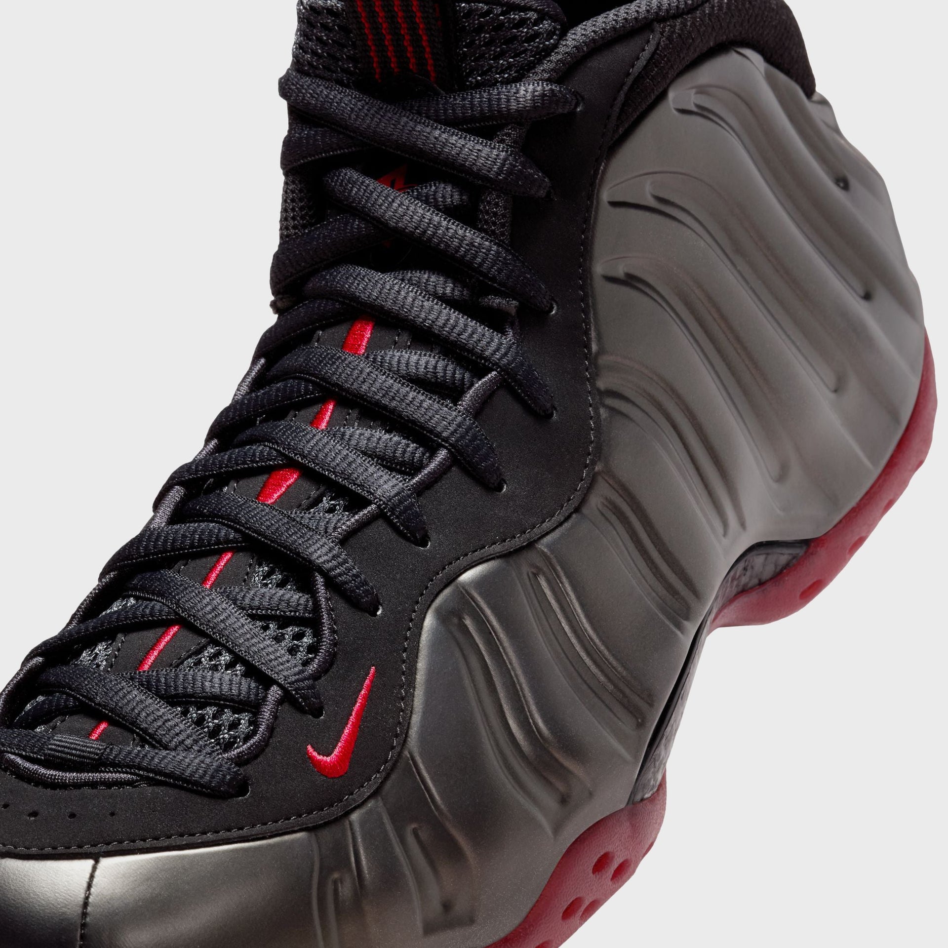 Nike Air Foamposite One - Black / Varsity Red
