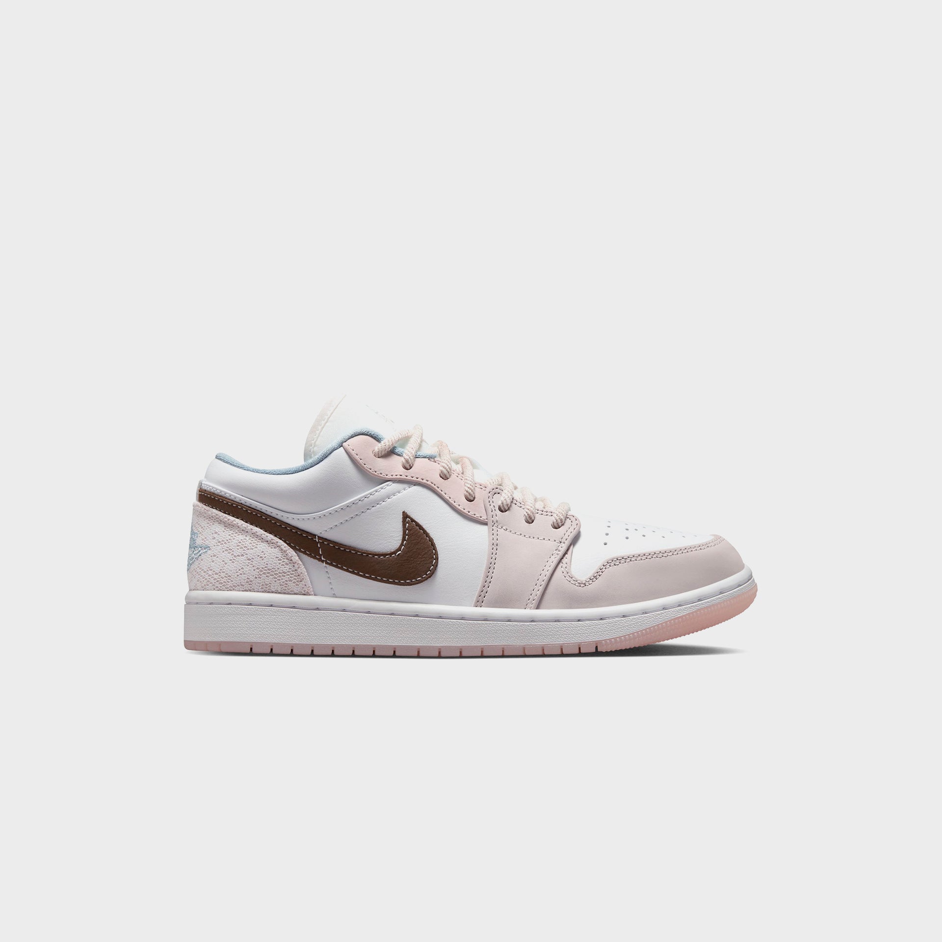 Nike WMNS Air Jordan 1 Low - White / Light Soft Pink / Ironstone