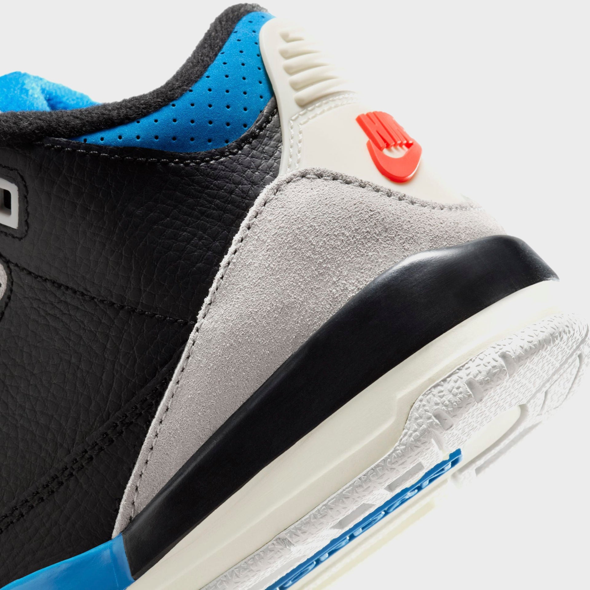 Nike Jordan 3 Retro OG pour enfants d'âge préscolaire - Noir / Rouge Chili / Gris neutre