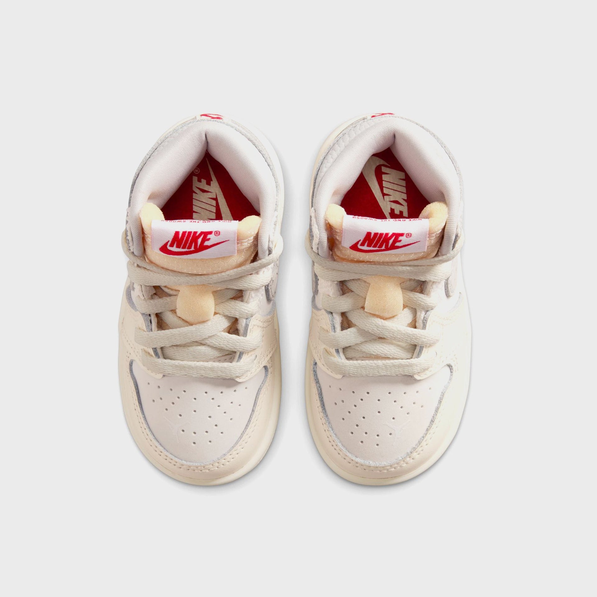 Jordan TD Air Jordan 1 Retro High OG - Sail / University Red / Pale Ivory / Coconut Milk / Phantom